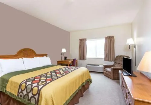 Bed in Super 8 by Wyndham Huntington WV