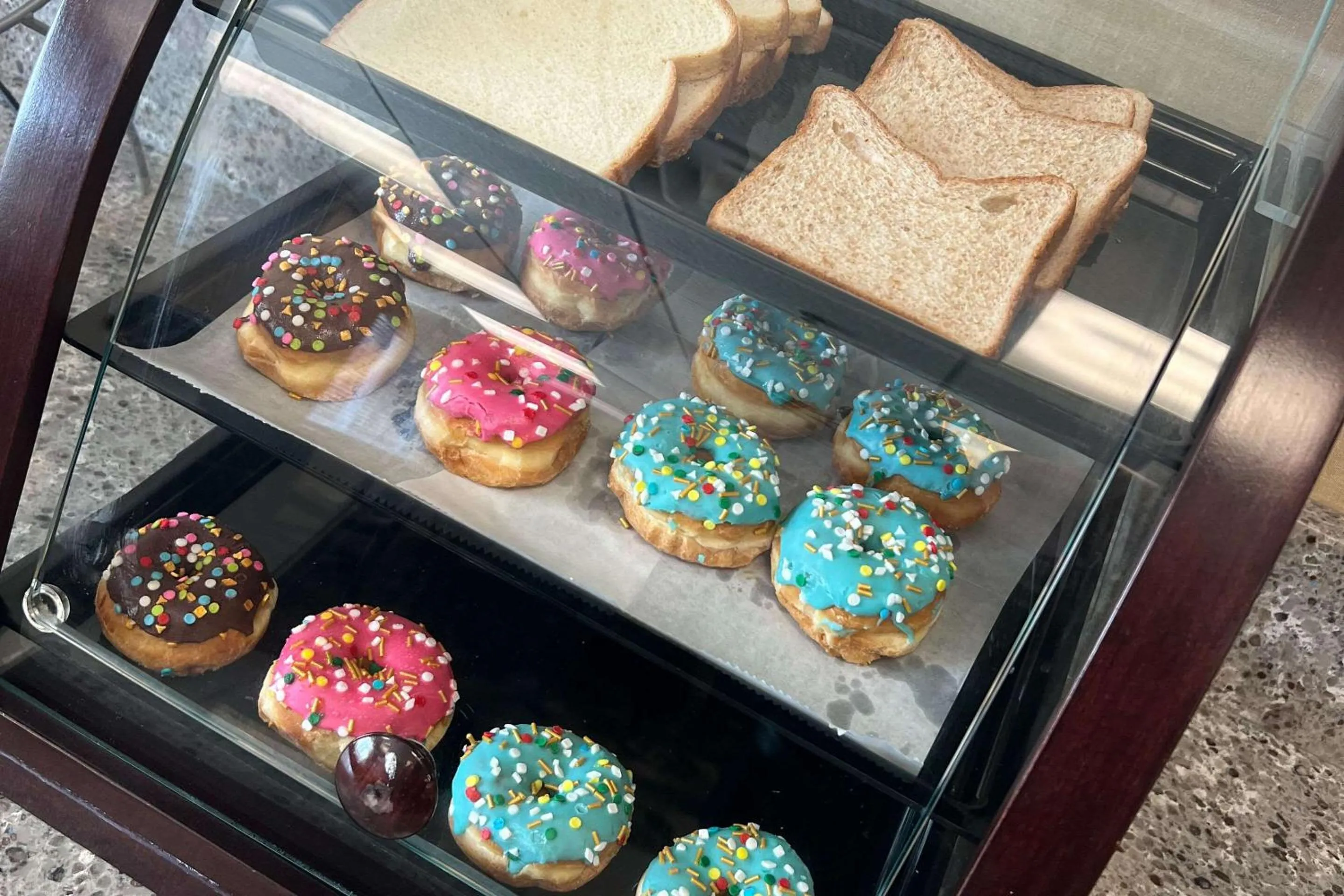 Breakfast in Super 8 by Wyndham Huntington WV