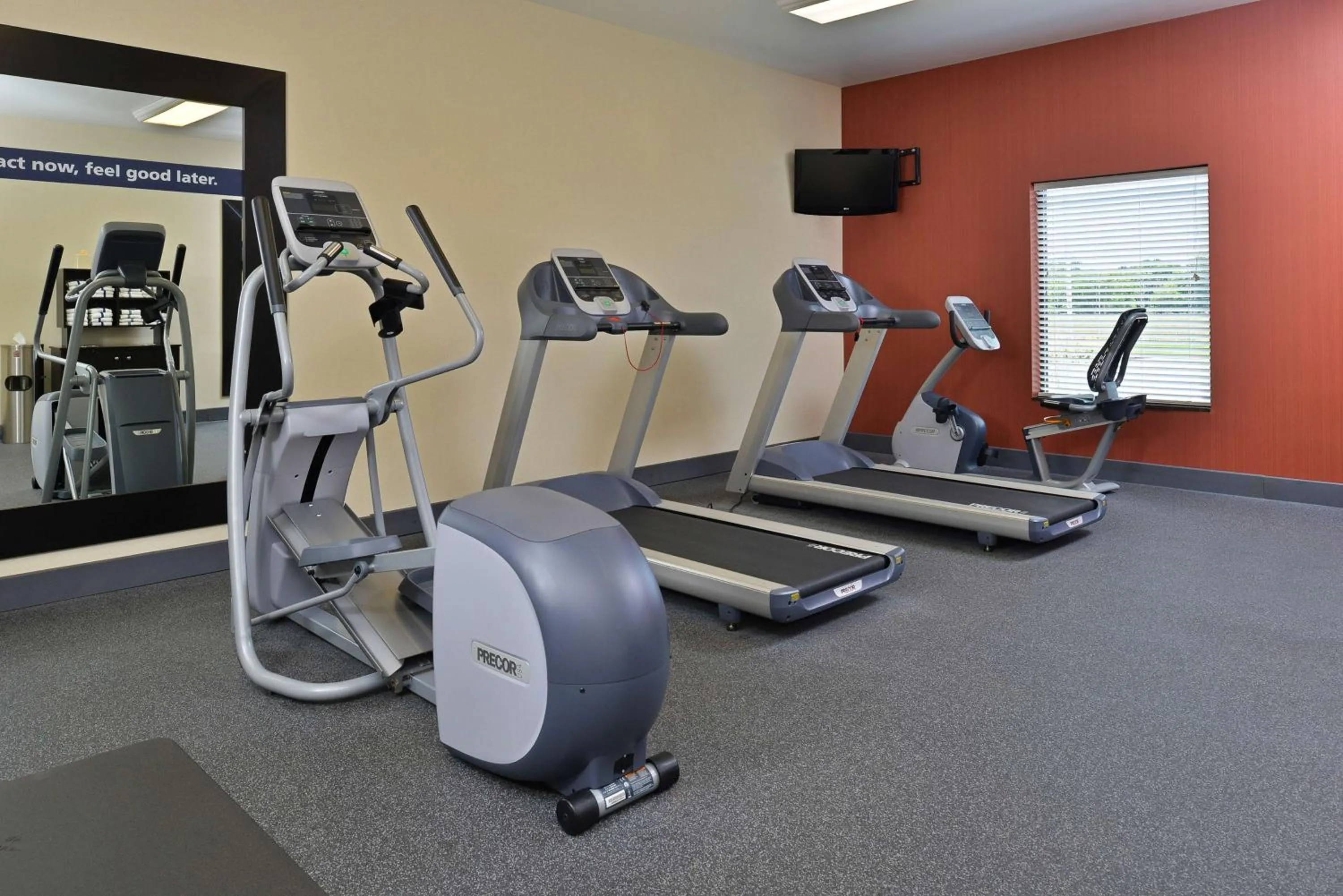 Fitness centre/facilities in Hampton Inn Clinton