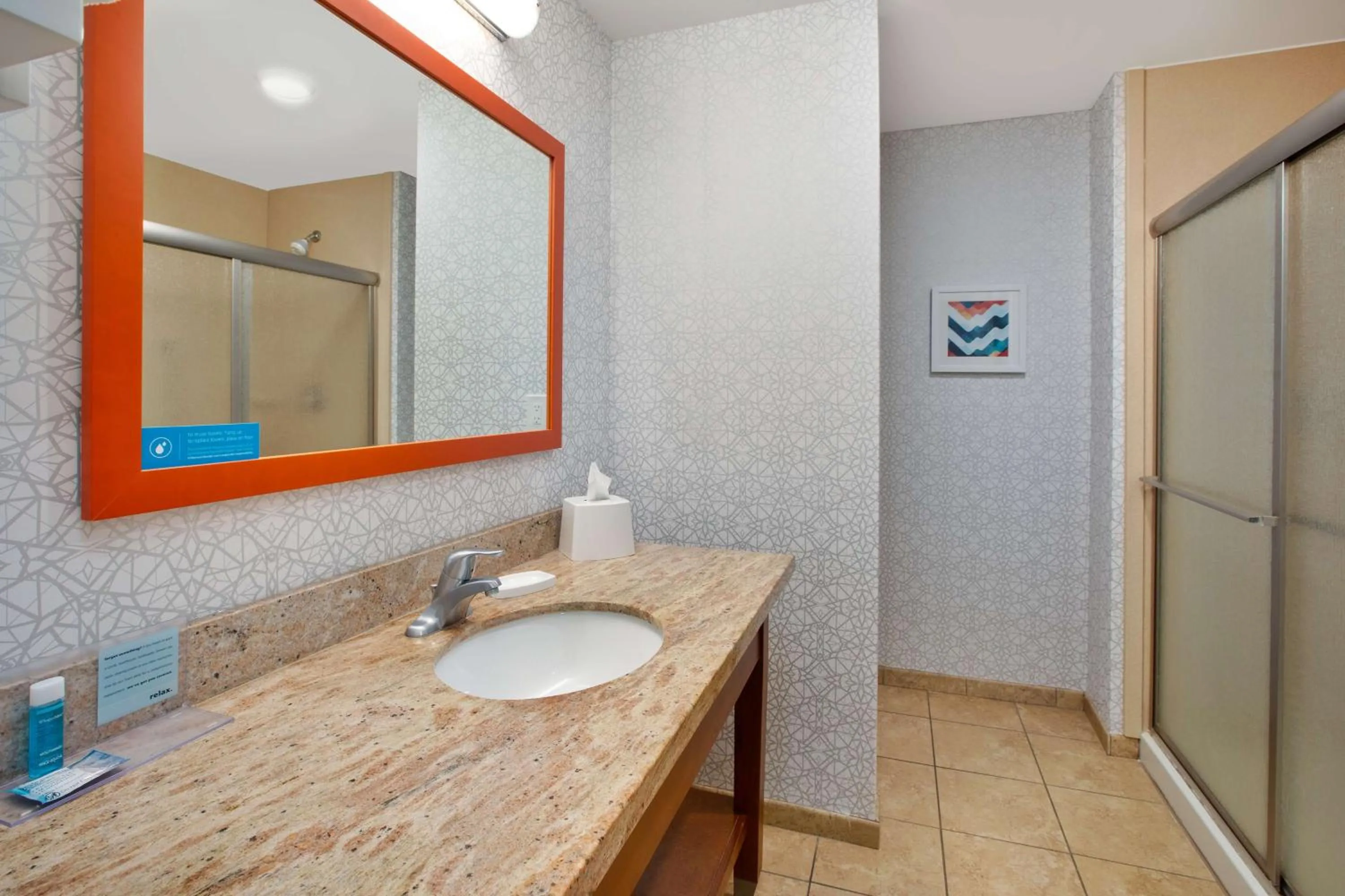 Bathroom in Hampton Inn Clinton