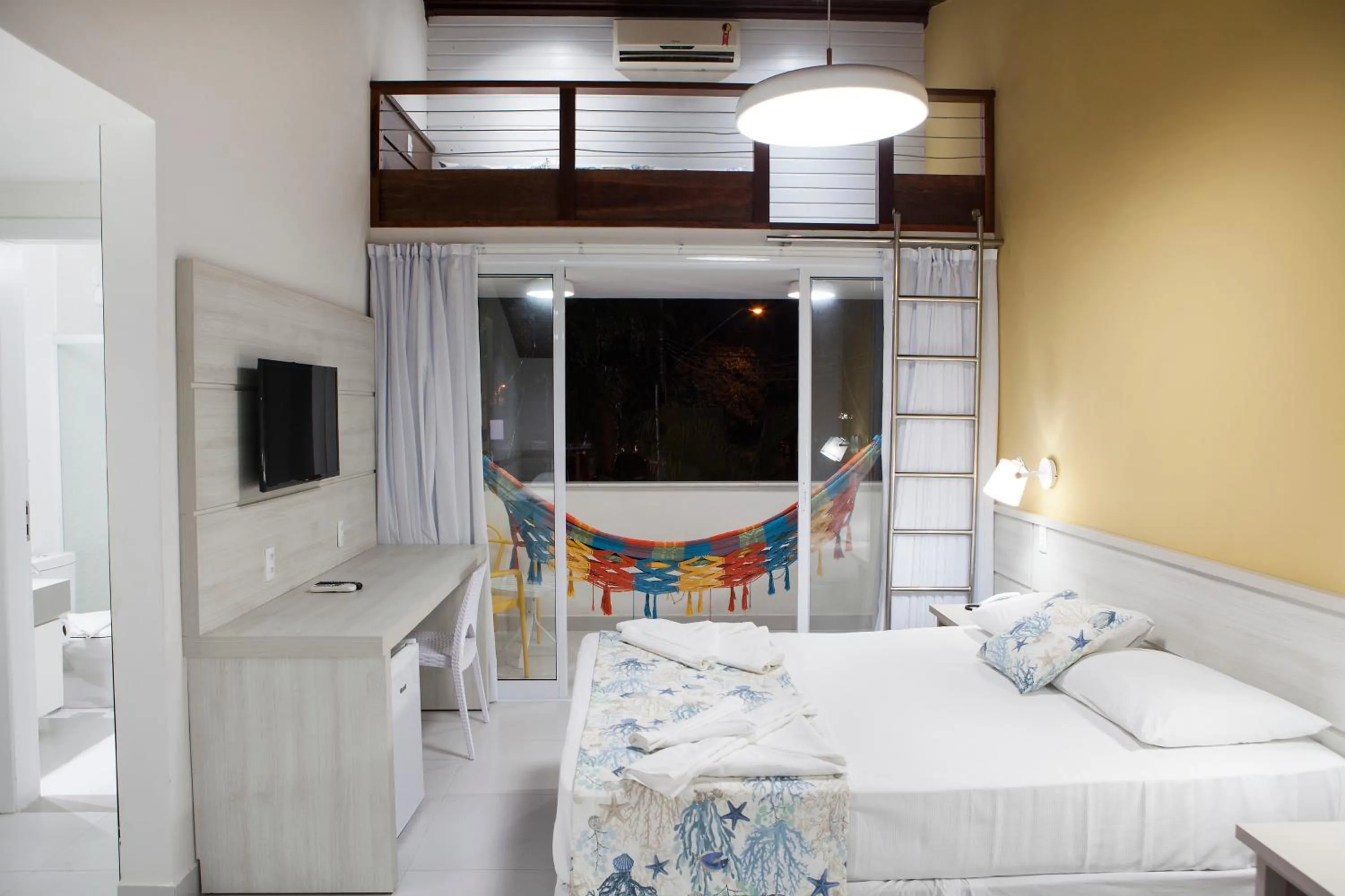 Triple Room with Balcony in Pousada Sol e Mar