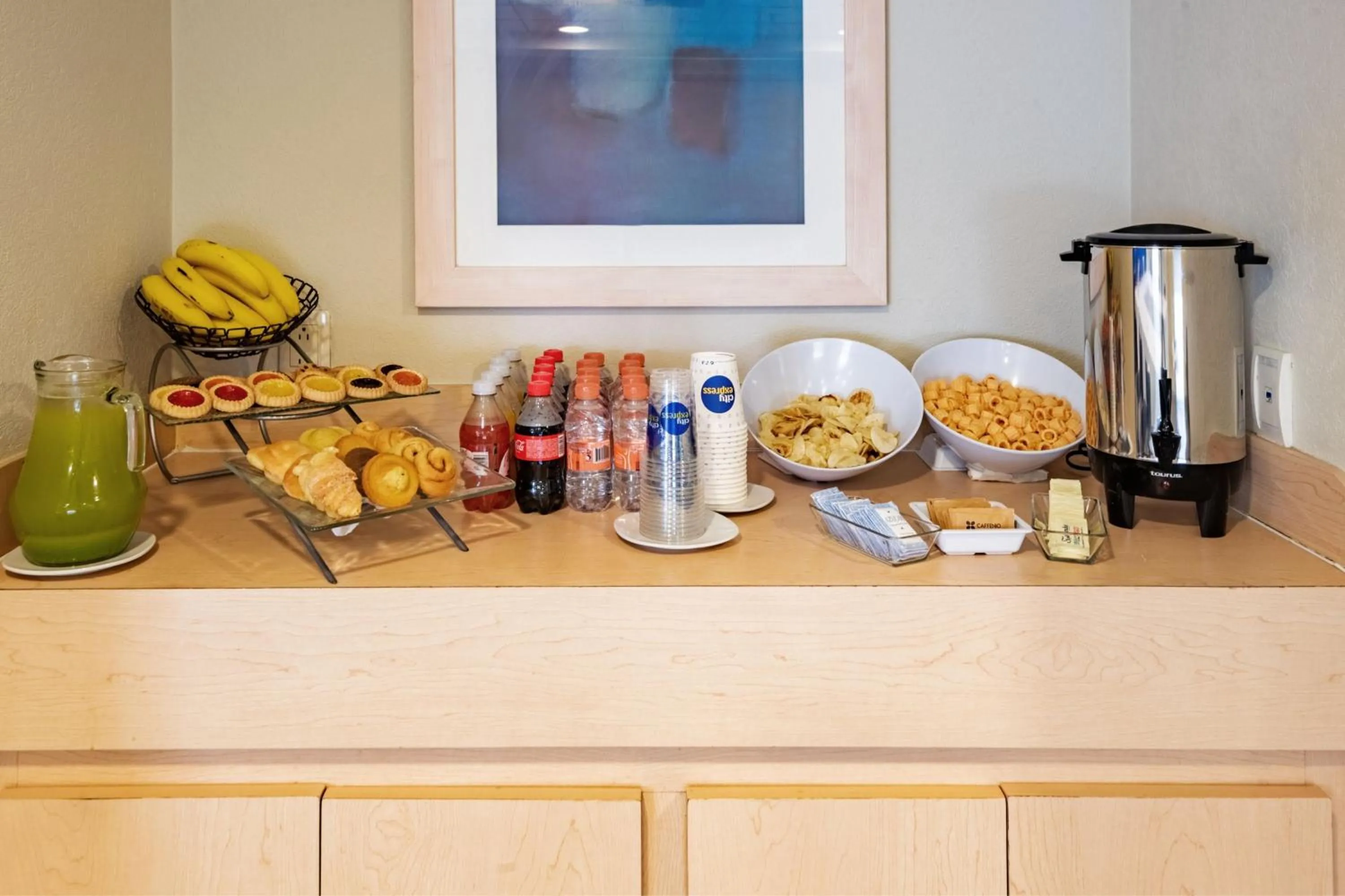 Restaurant/places to eat in City Express by Marriott Villahermosa