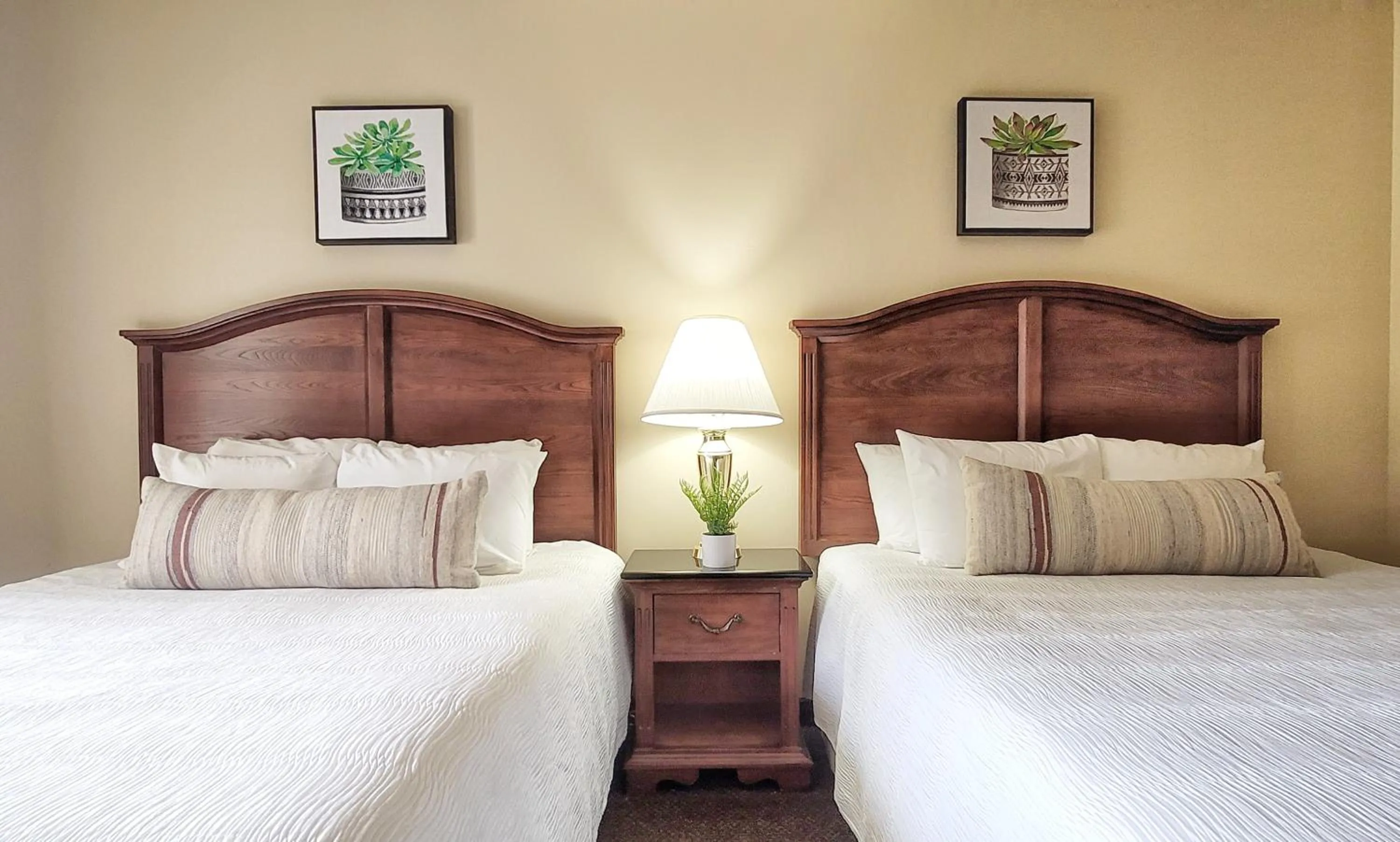 Bed in Four Seasons Island Resort