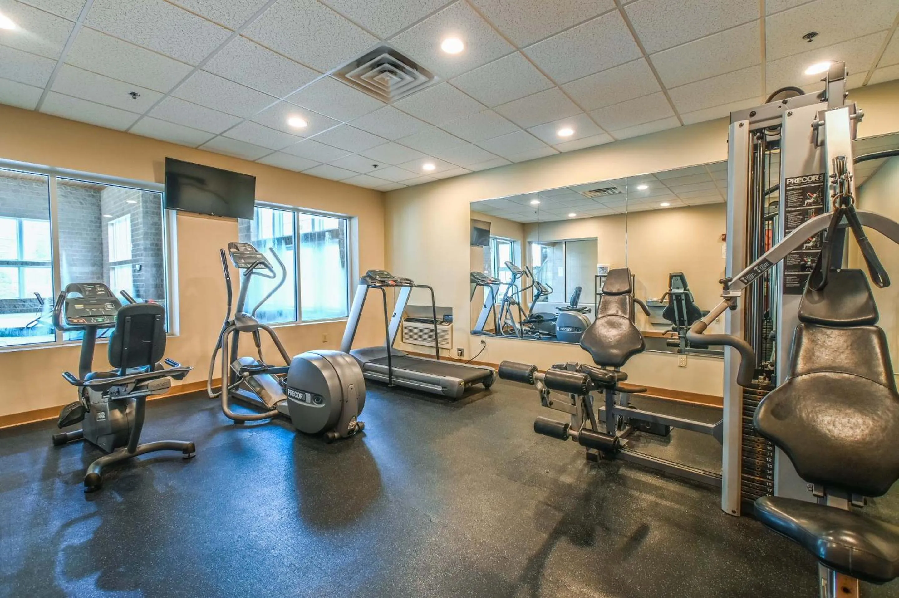 Fitness centre/facilities in Four Seasons Island Resort