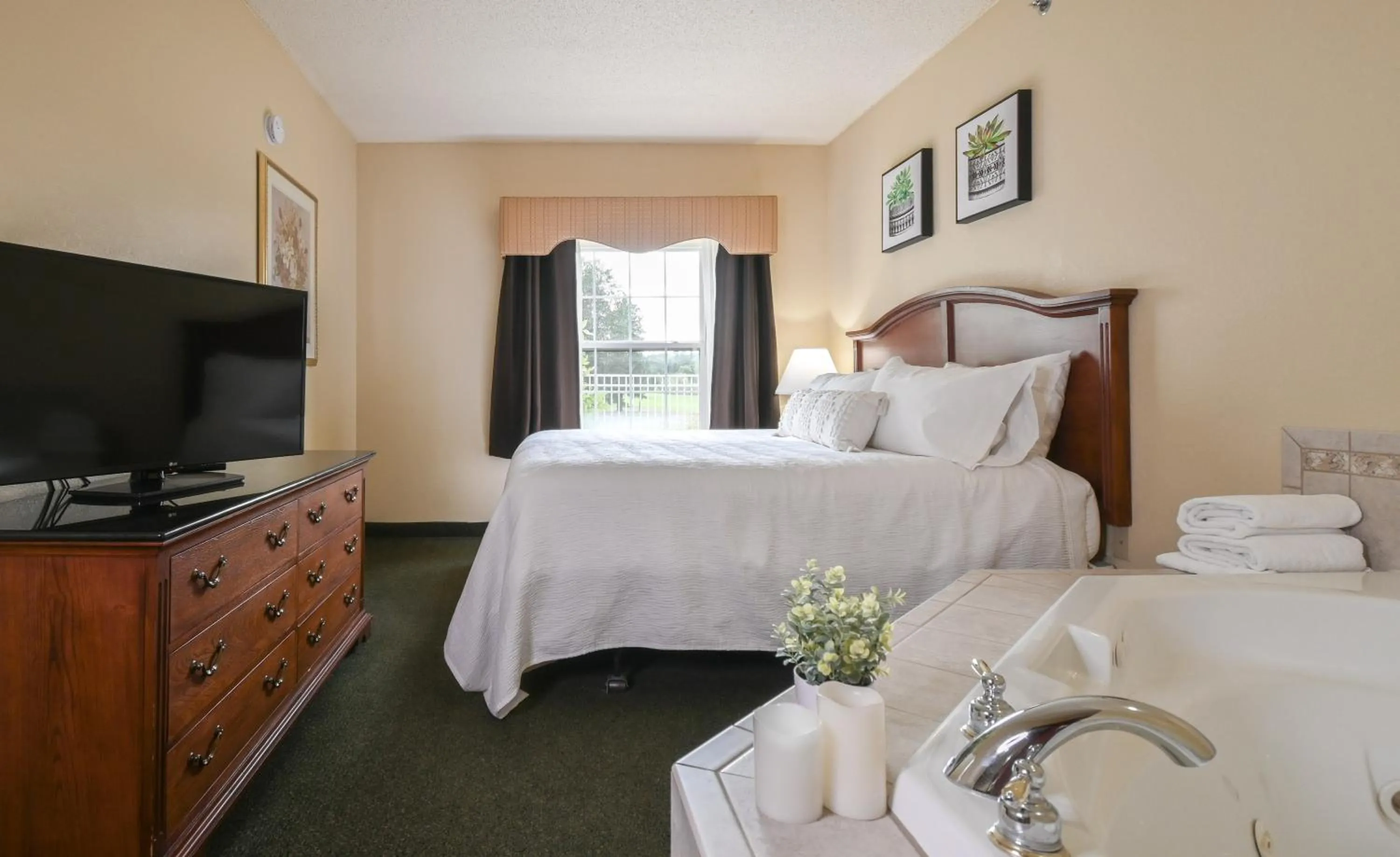 Bed in Four Seasons Island Resort