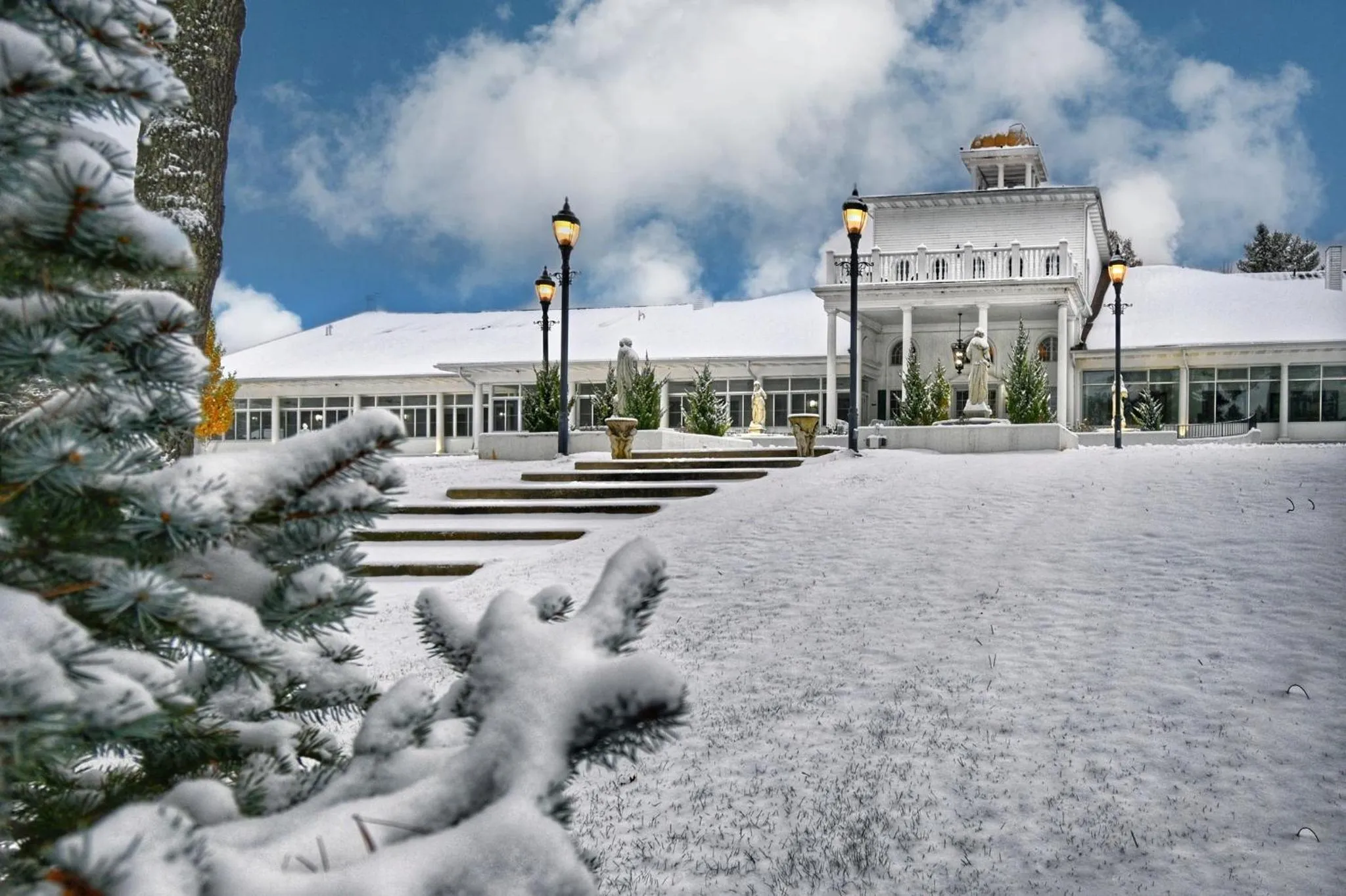 Property building in Four Seasons Island Resort