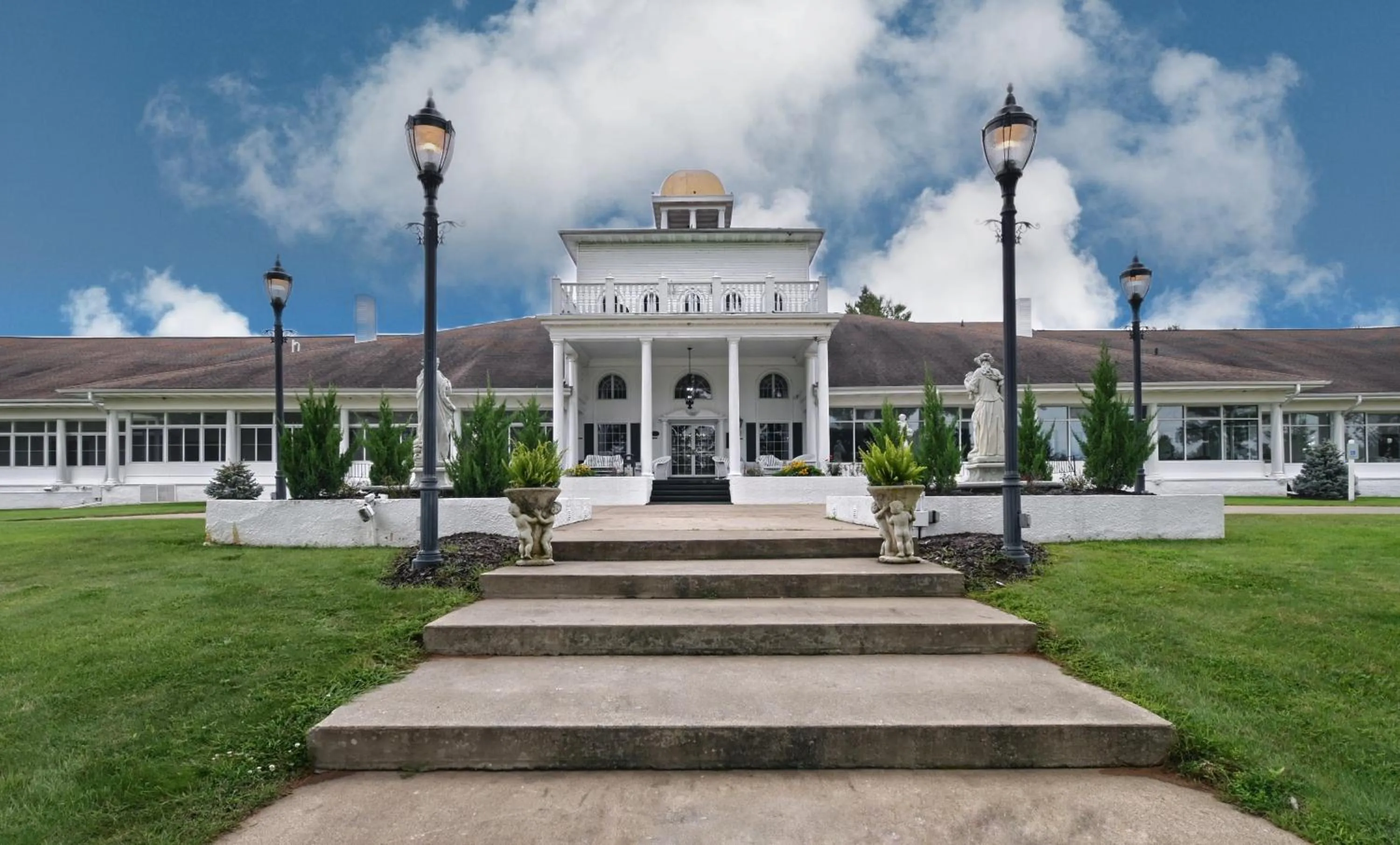 Property building in Four Seasons Island Resort