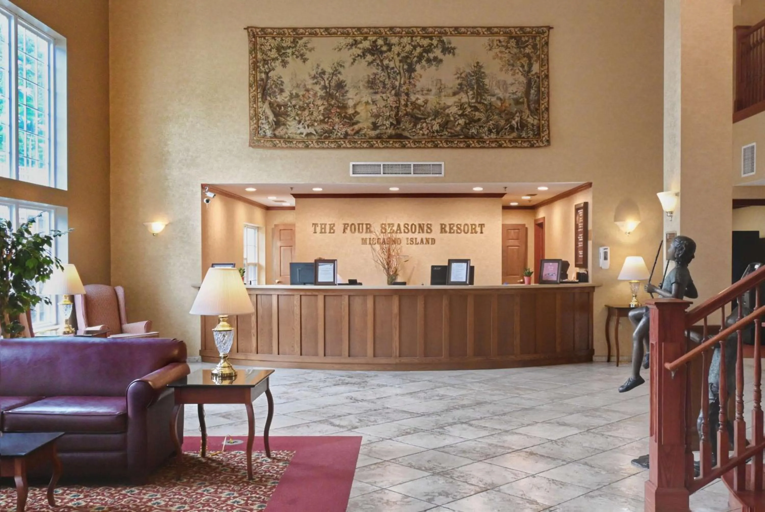 Lobby or reception in Four Seasons Island Resort