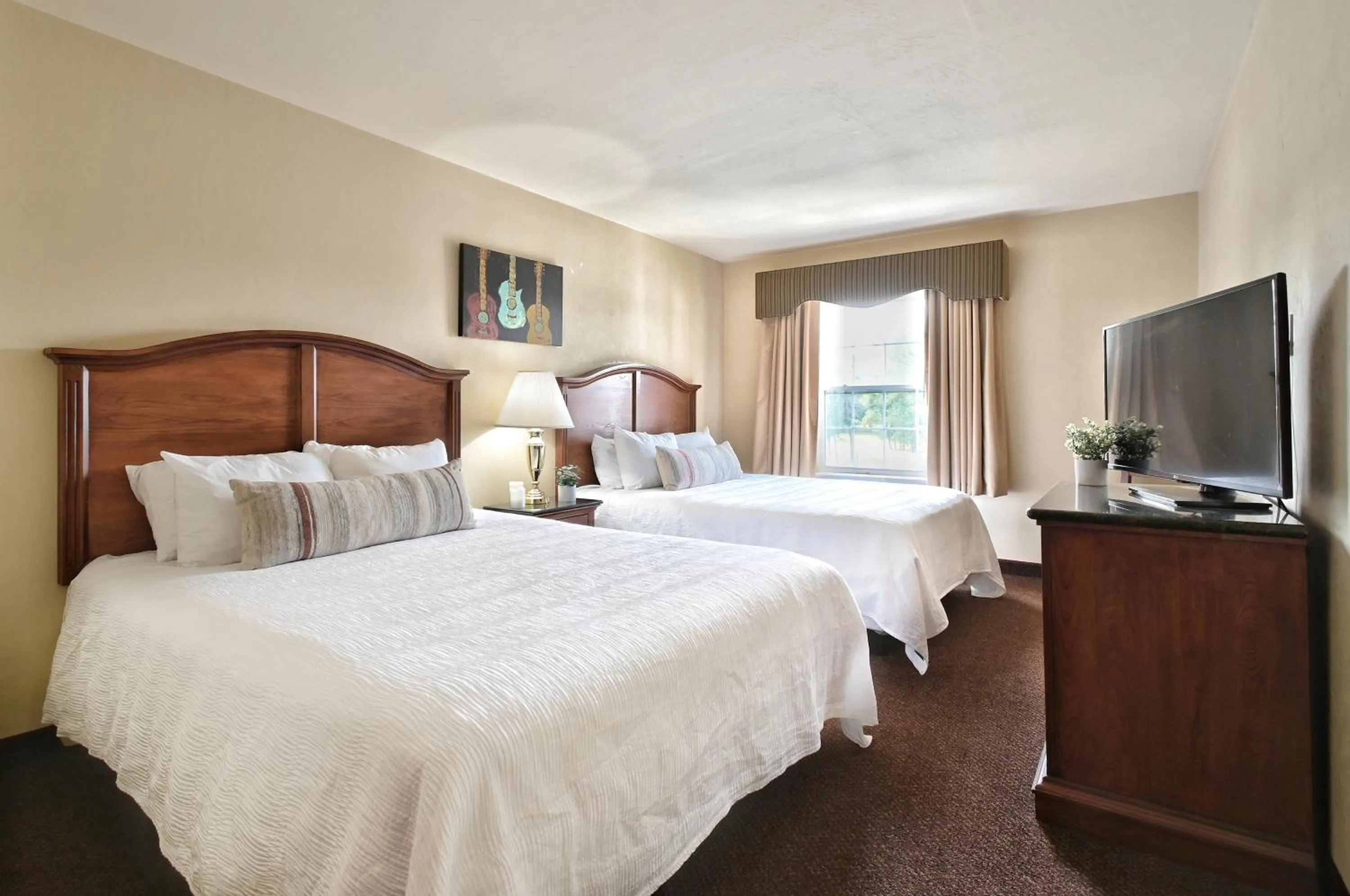 Bed in Four Seasons Island Resort