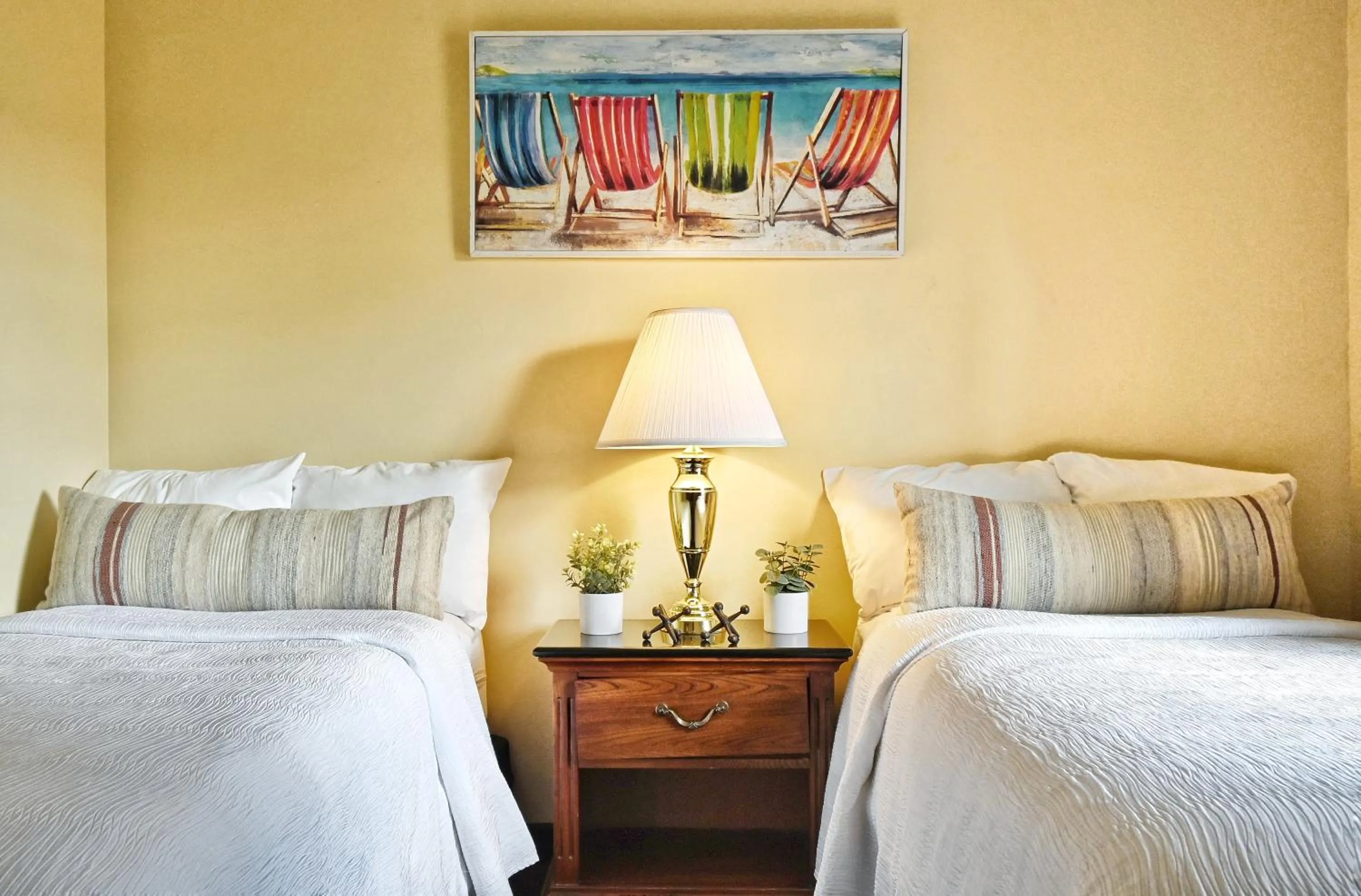 Bed in Four Seasons Island Resort