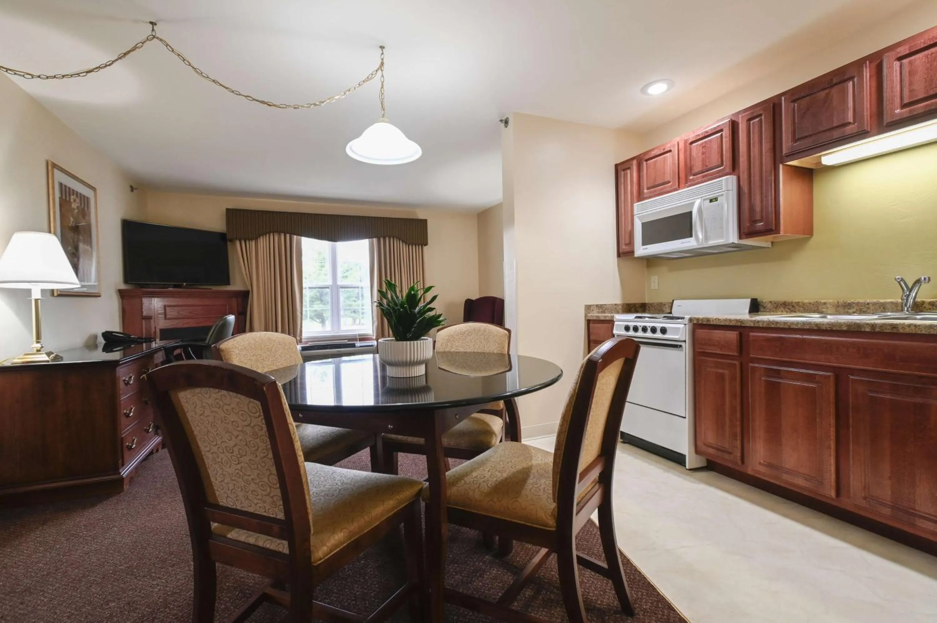 Kitchen or kitchenette in Four Seasons Island Resort