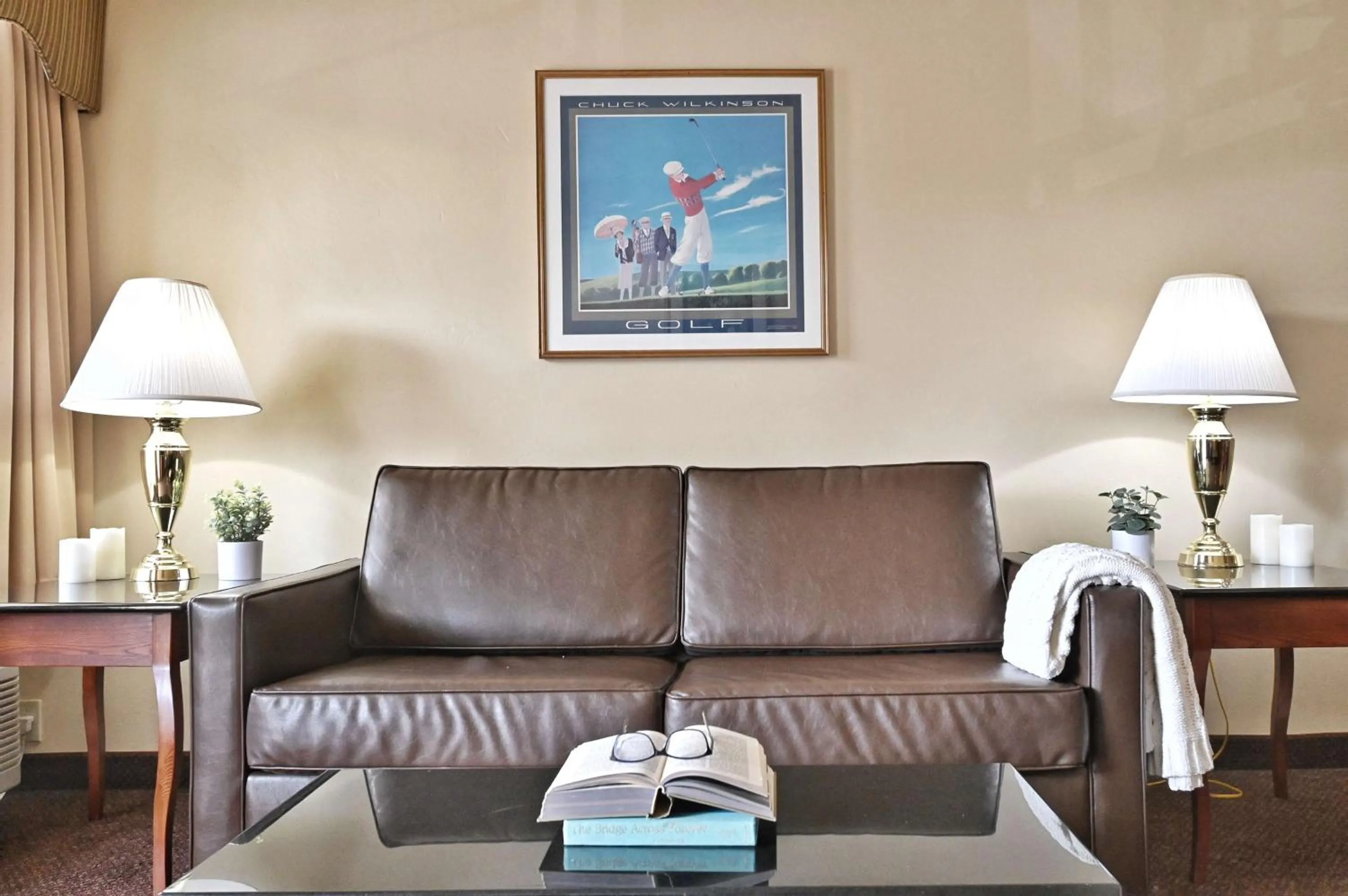 Photo of the whole room in Four Seasons Island Resort