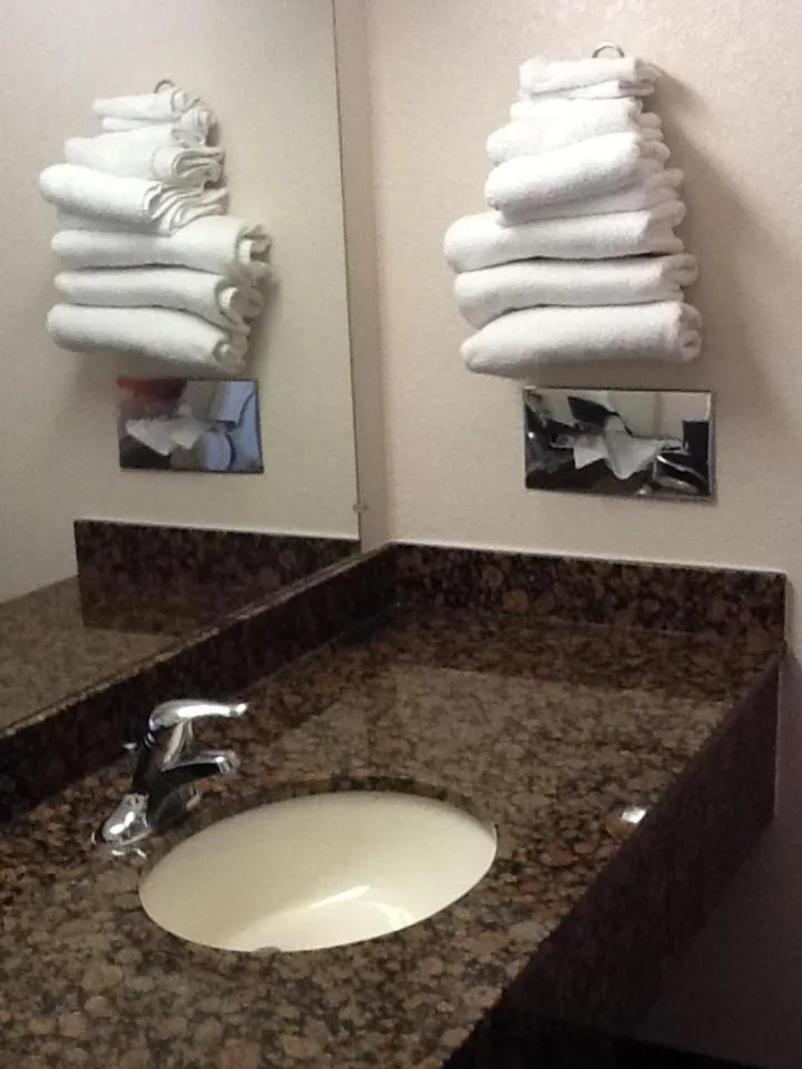 Bathroom in American Best Value Inn Springerville