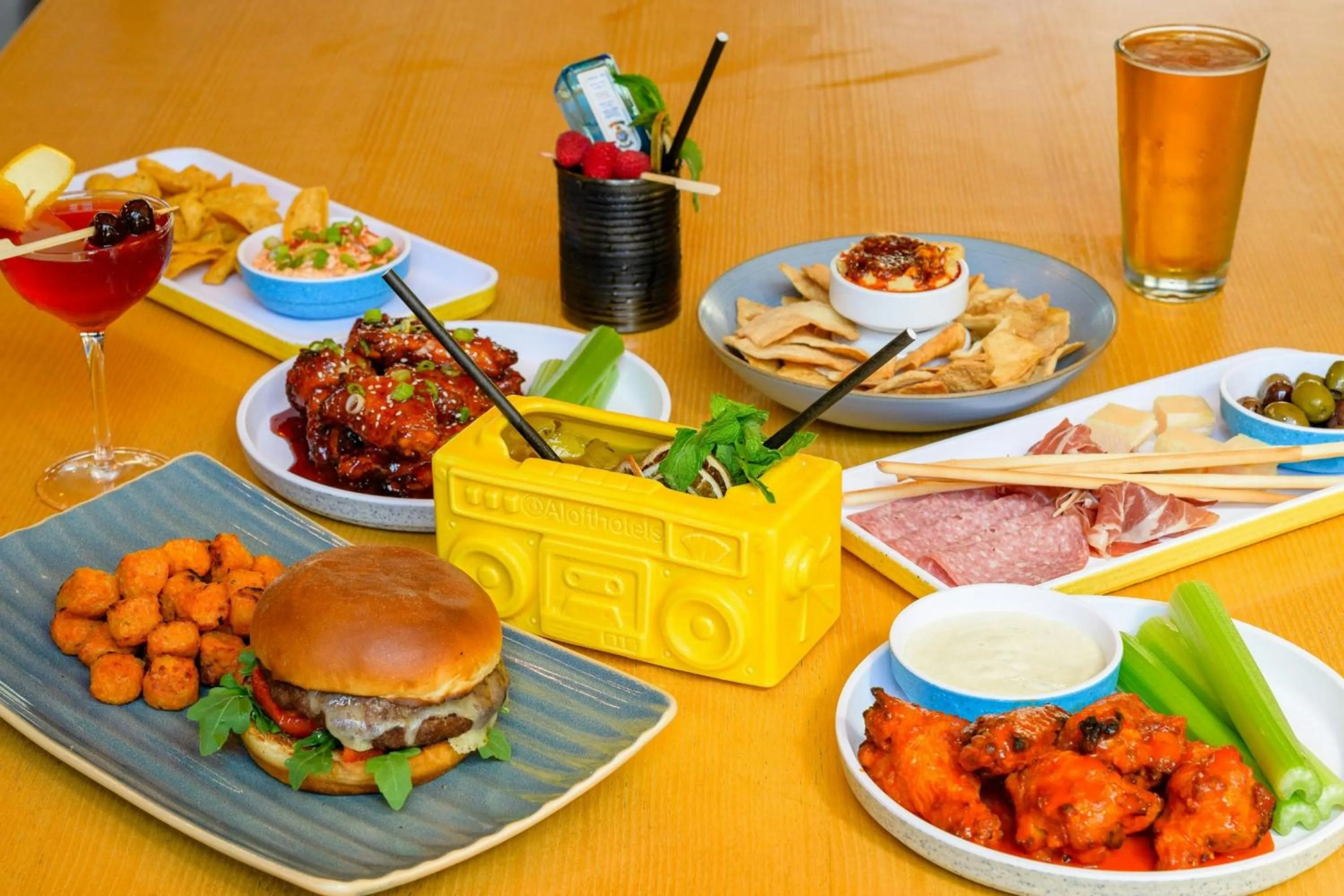 Restaurant/places to eat in Aloft San Francisco Airport