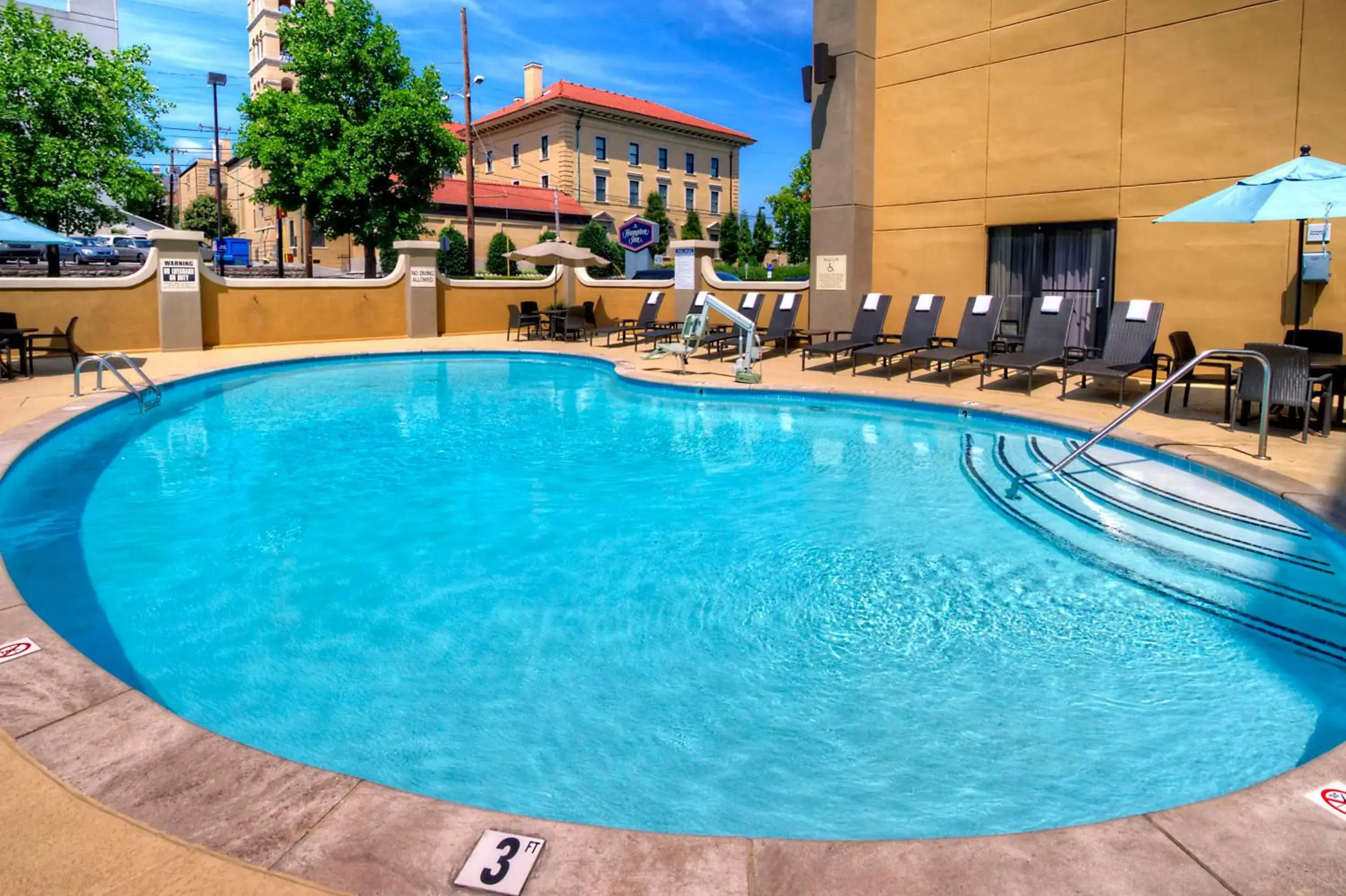Pool view in Hampton Inn Nashville / Vanderbilt Pool view in Hampton Inn Nashville / Vanderbilt
