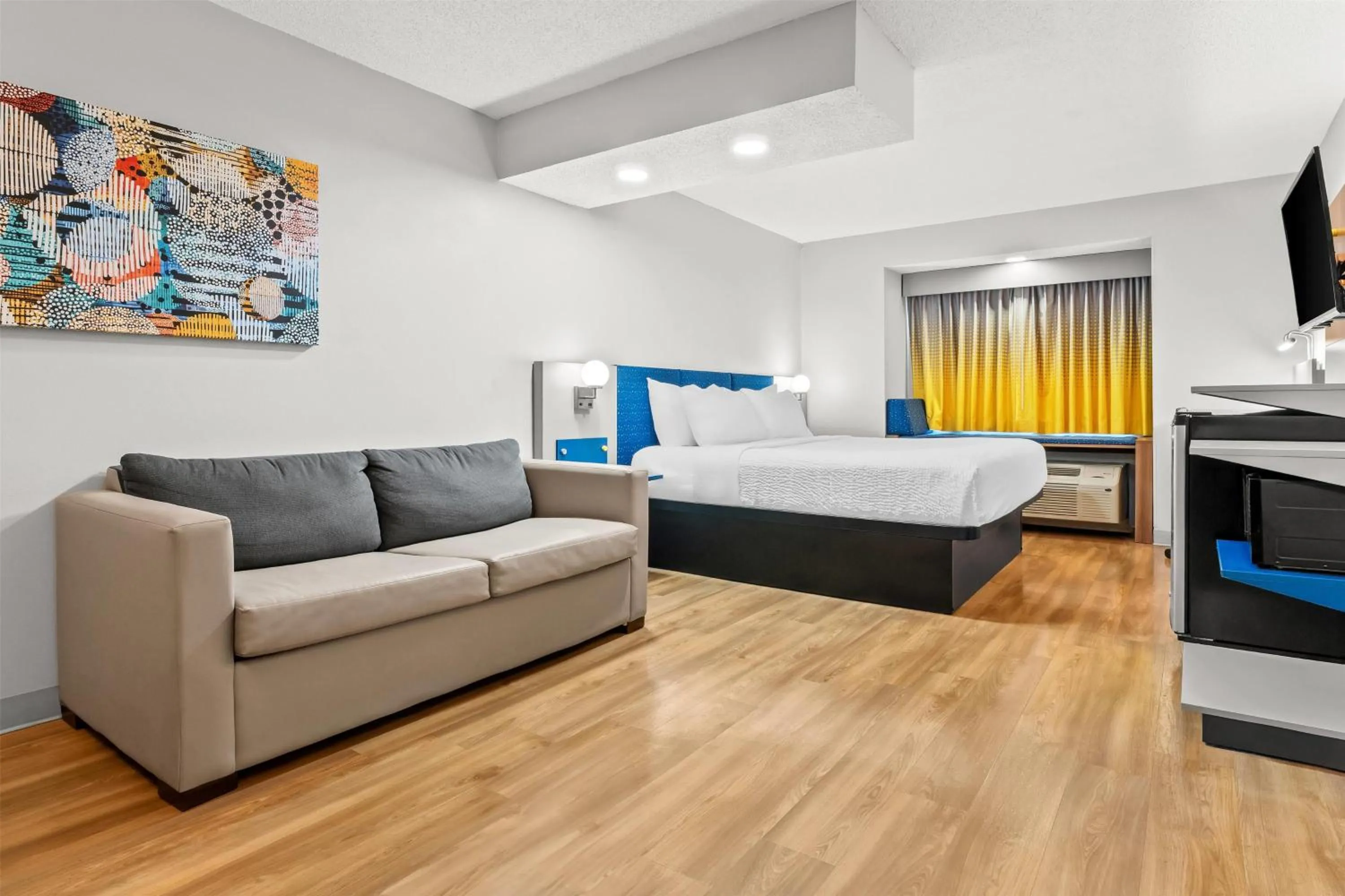 Photo of the whole room, Bed in Microtel Inn and Suites - Salisbury