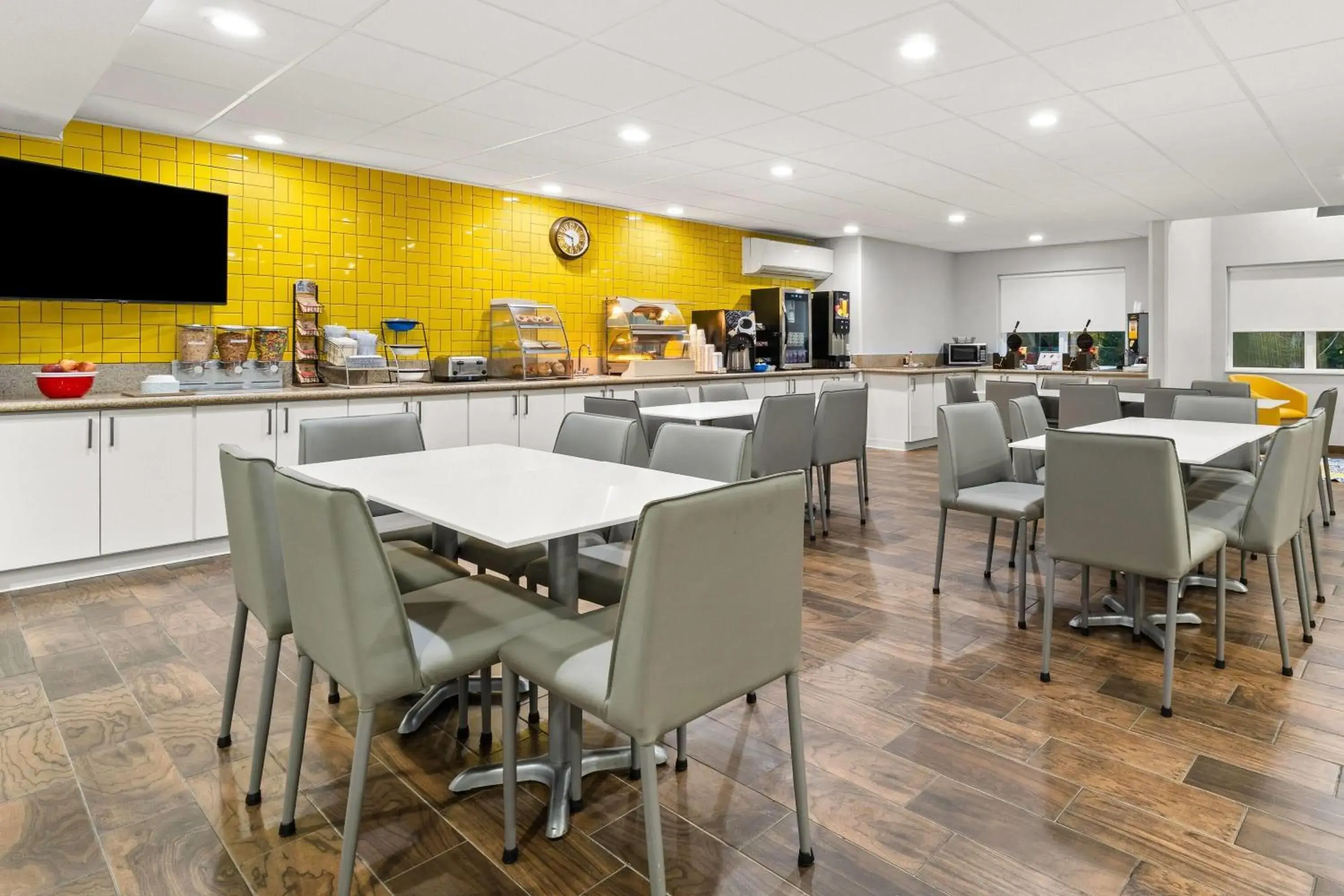 Restaurant/places to eat in Microtel Inn and Suites - Salisbury Restaurant/places to eat in Microtel Inn and Suites - Salisbury