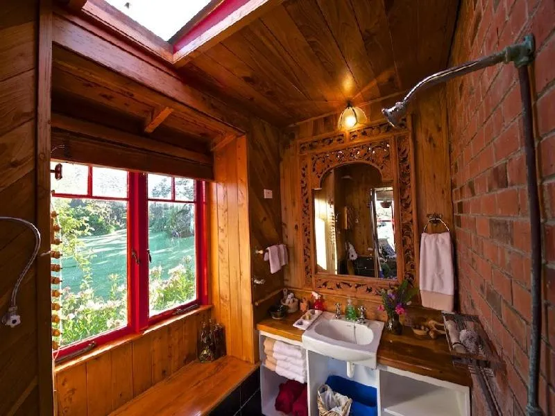 Bethells Beach Cottages