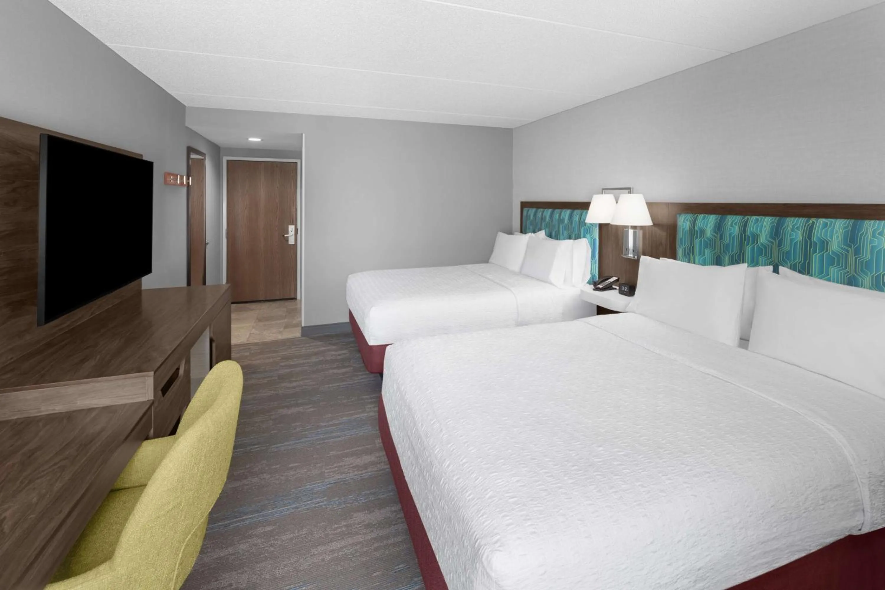 Bed in Hampton Inn Cleveland-Downtown