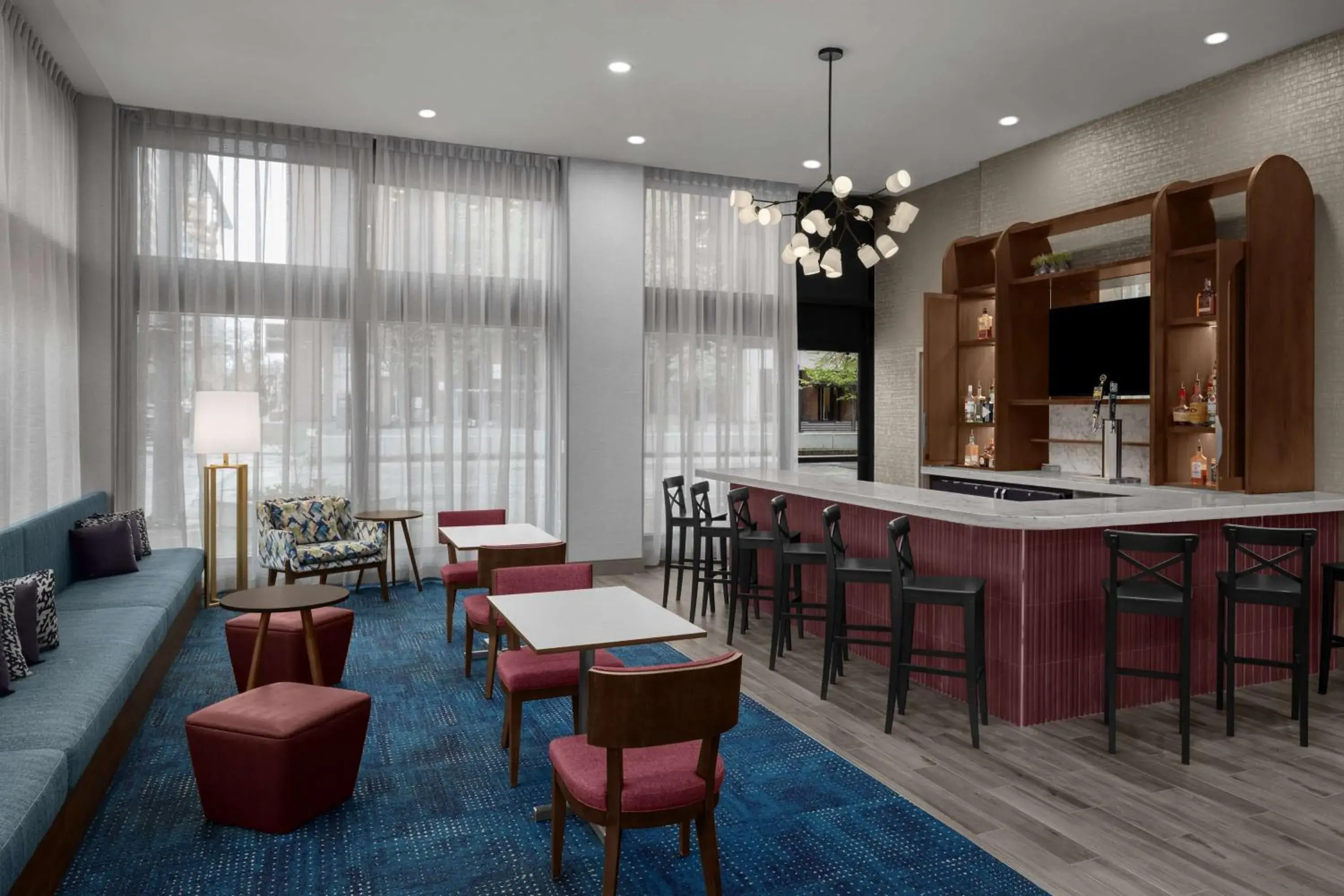 Lounge or bar in Hampton Inn Cleveland-Downtown Lounge or bar in Hampton Inn Cleveland-Downtown