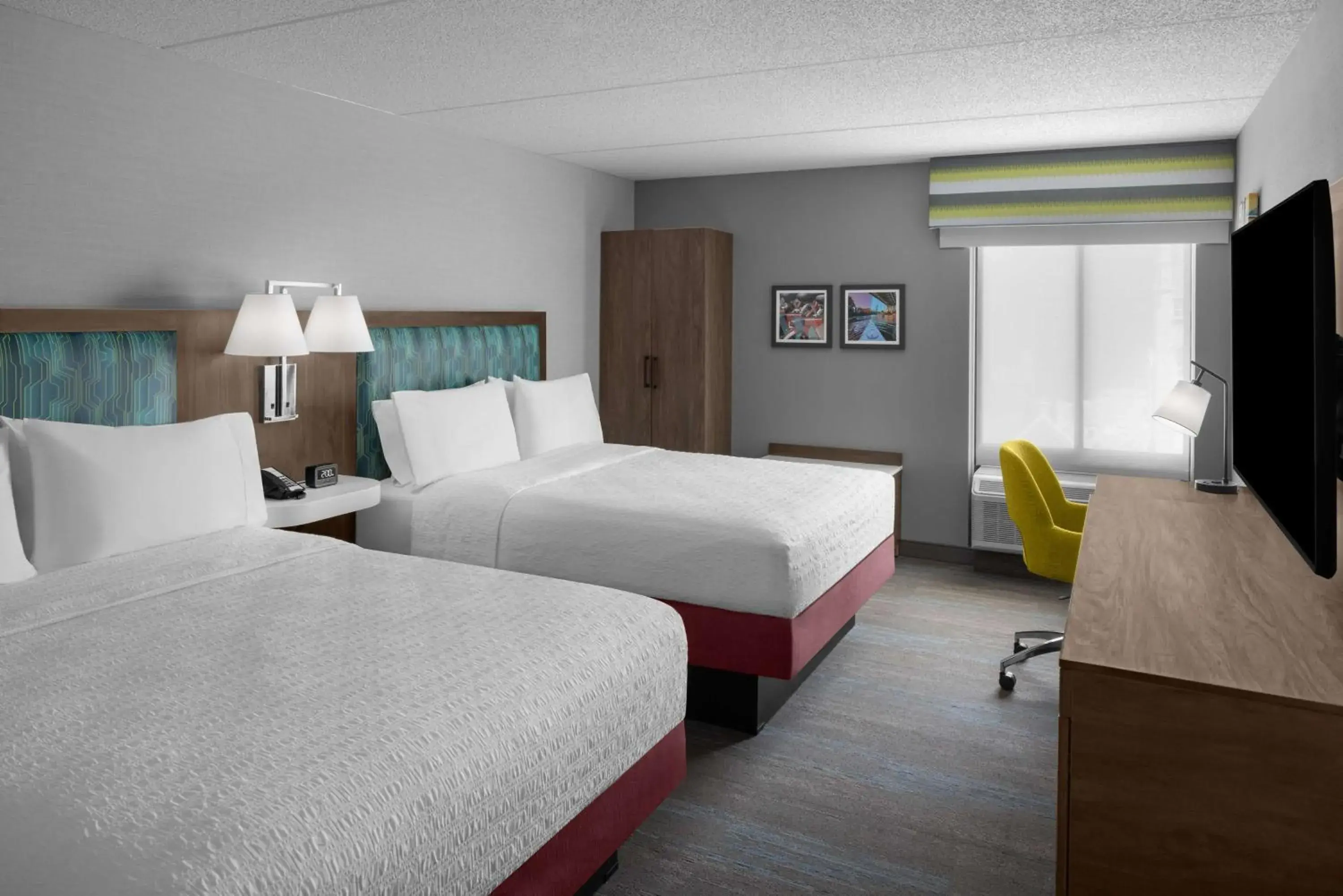 Bed in Hampton Inn Cleveland-Downtown Bed in Hampton Inn Cleveland-Downtown