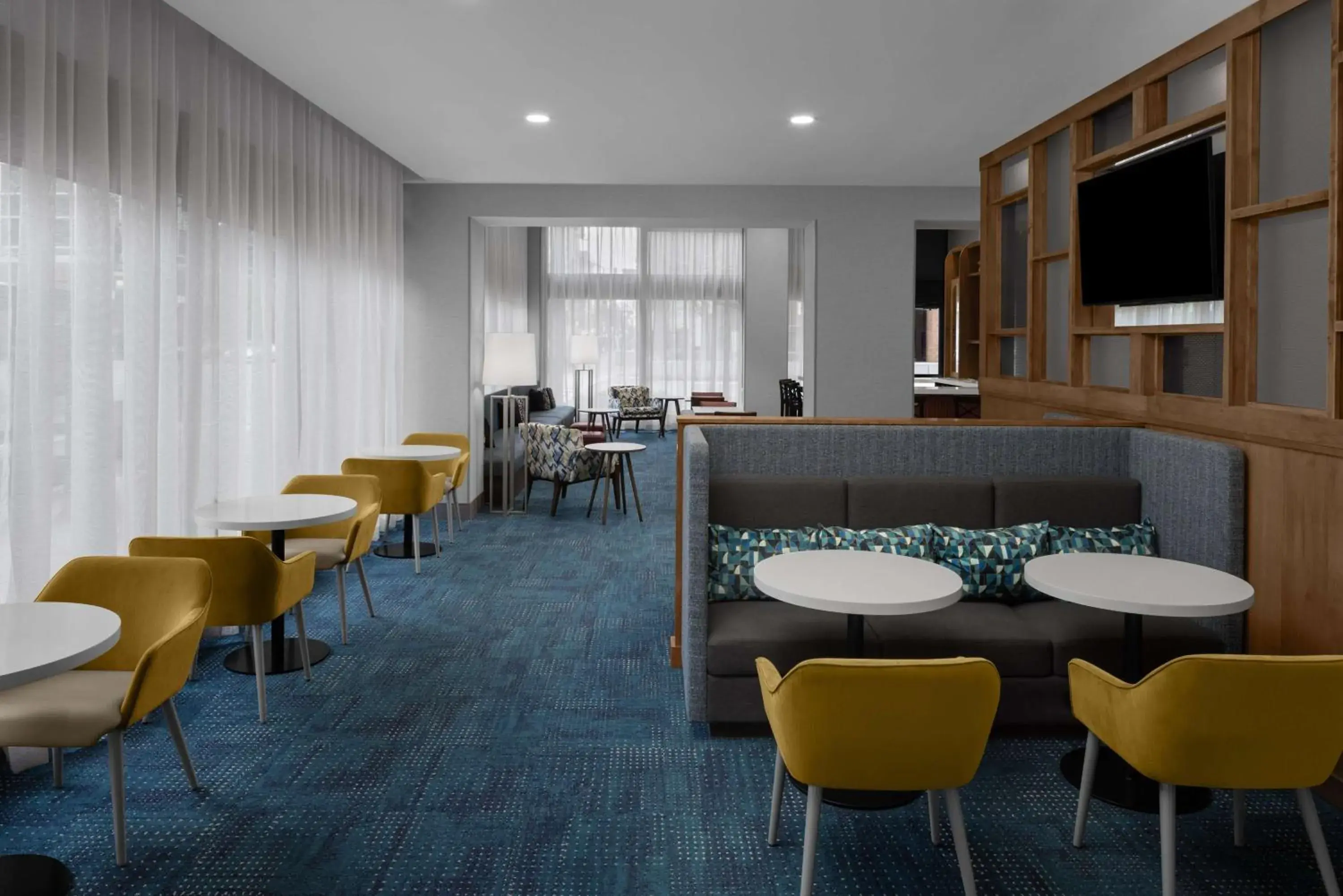 Lobby or reception in Hampton Inn Cleveland-Downtown Lobby or reception in Hampton Inn Cleveland-Downtown