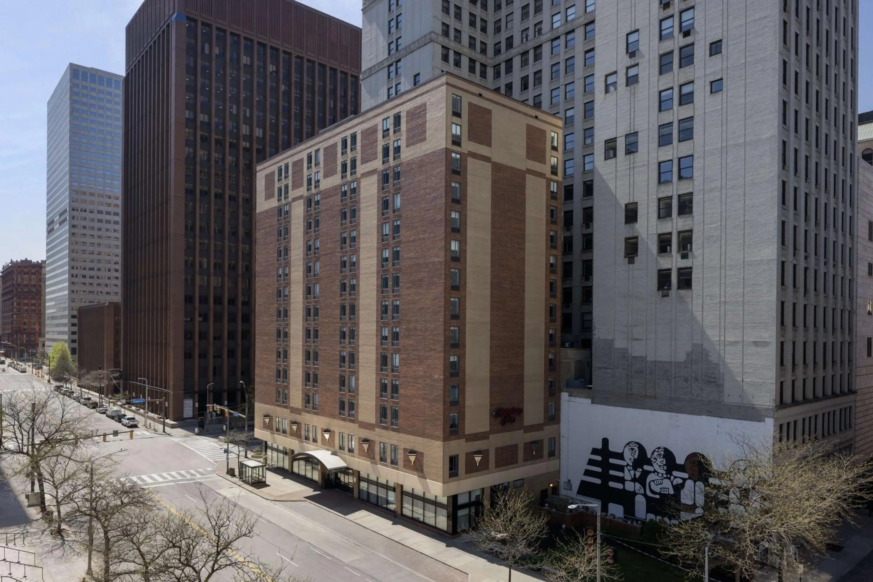 Property building in Hampton Inn Cleveland-Downtown