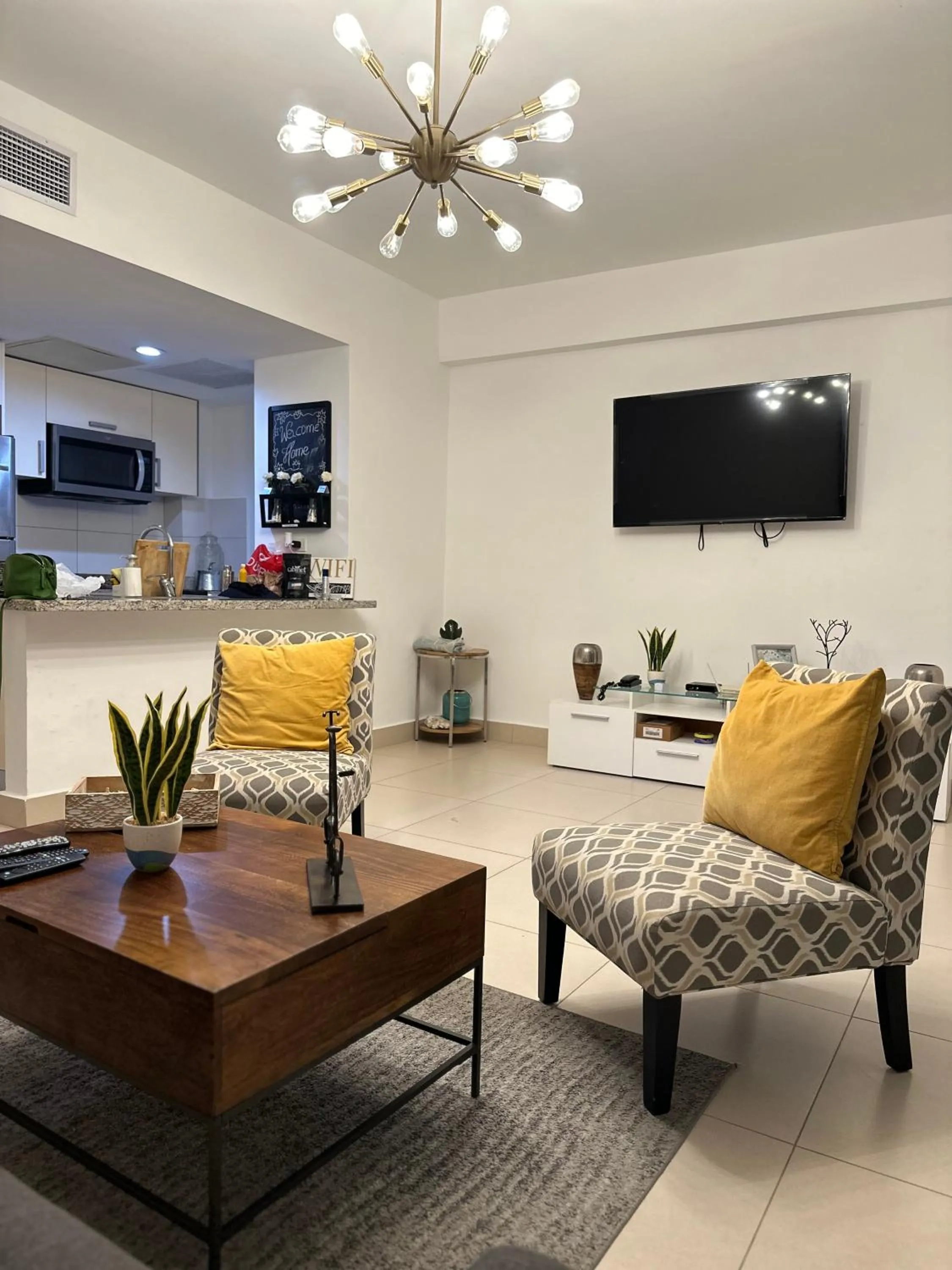 Beachfront, Juandolio