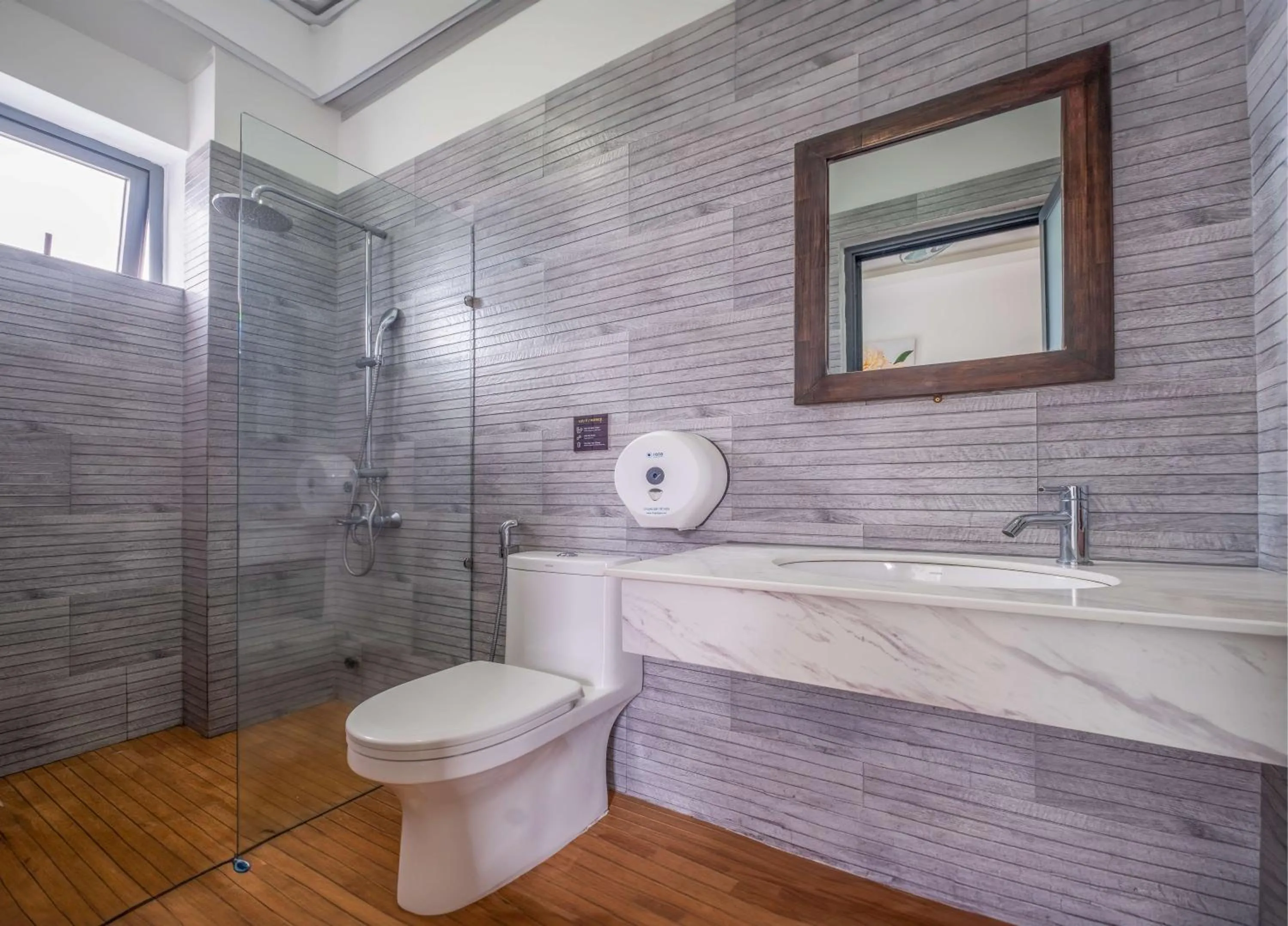 Bedroom in Richy Dalat Hotel