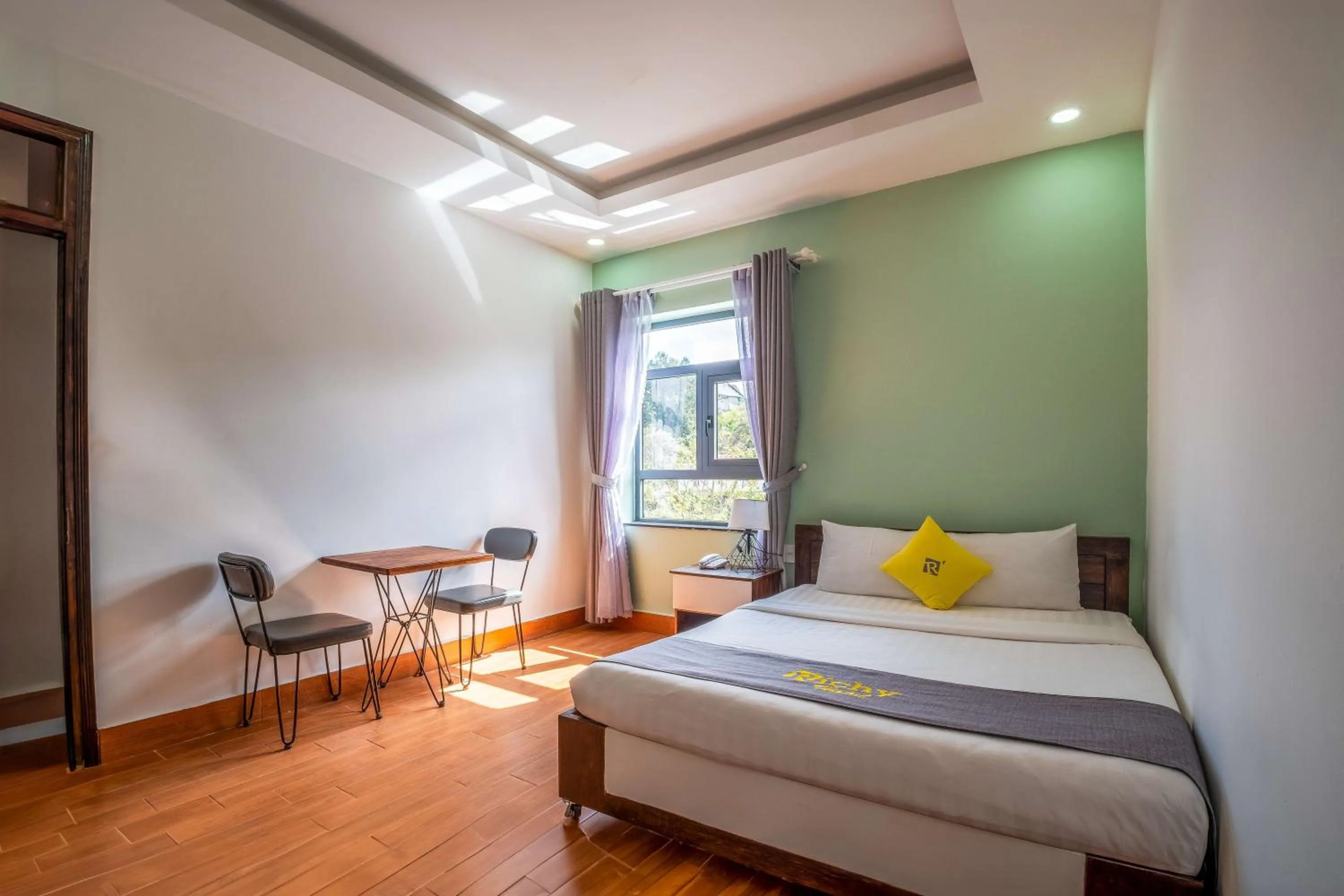 Bedroom, Bed in Richy Dalat Hotel