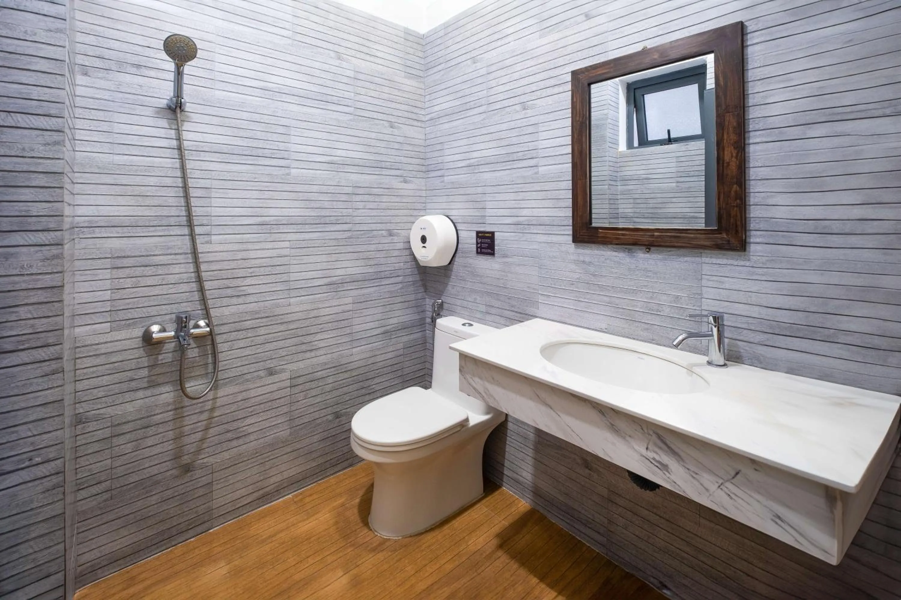 Bedroom in Richy Dalat Hotel