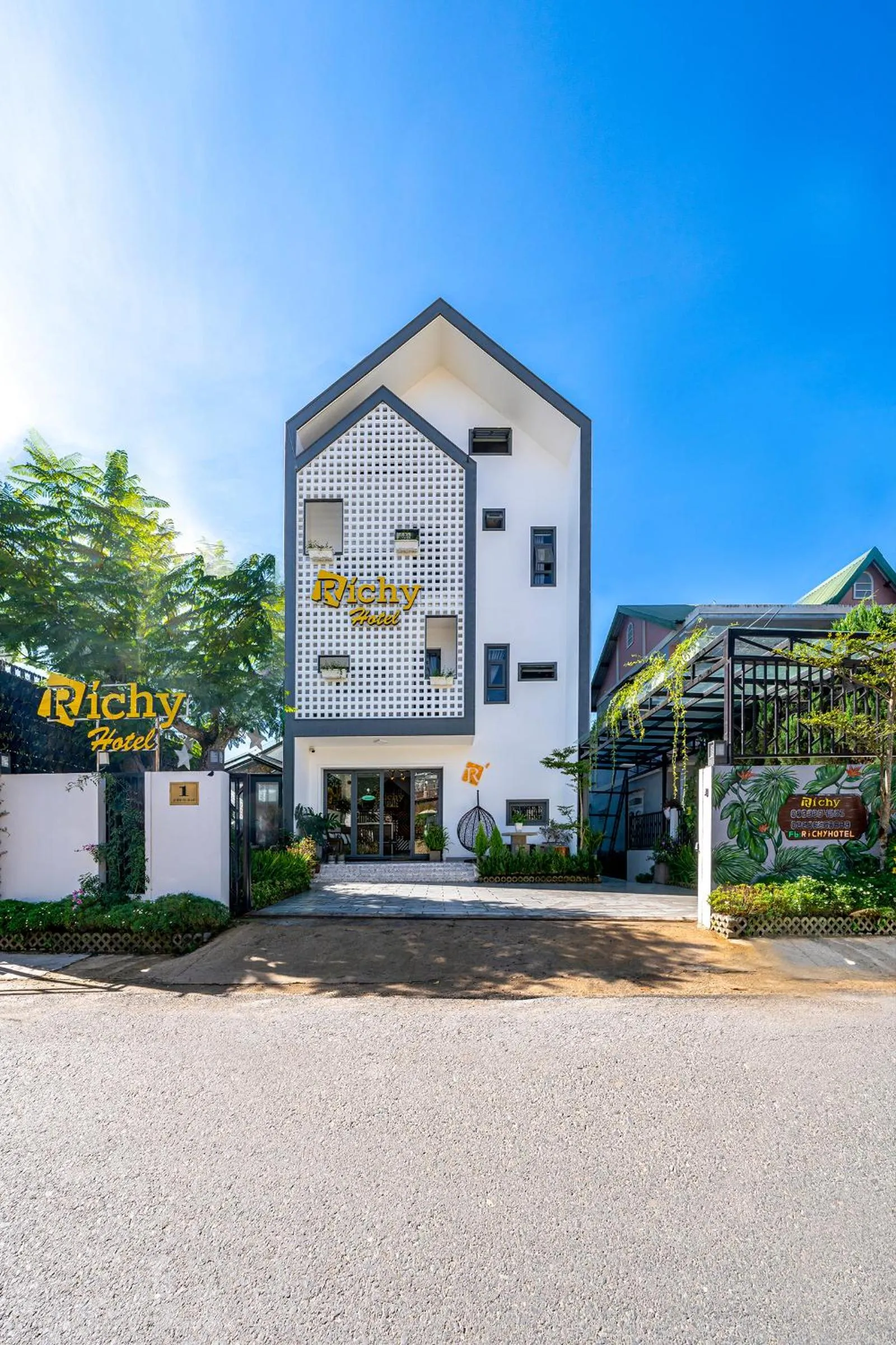 Property building in Richy Dalat Hotel