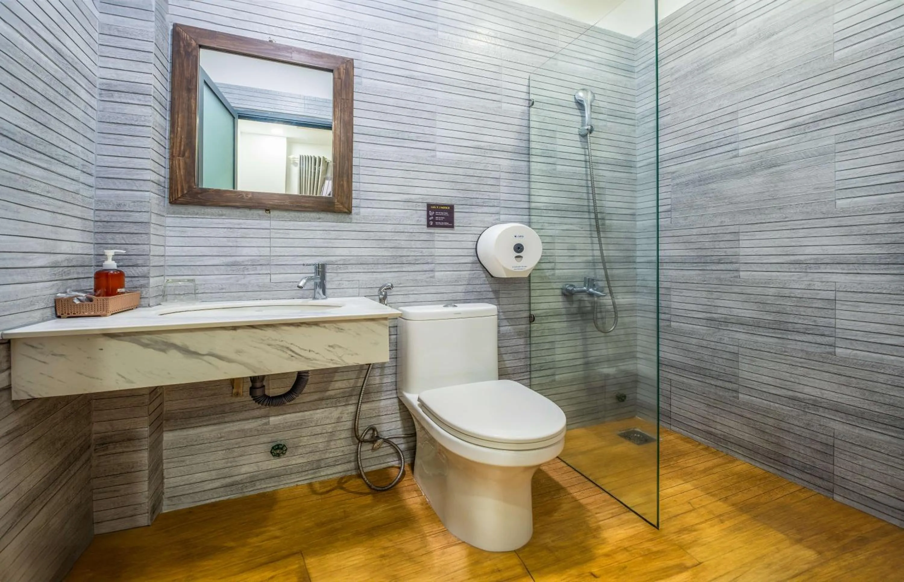 Bedroom in Richy Dalat Hotel