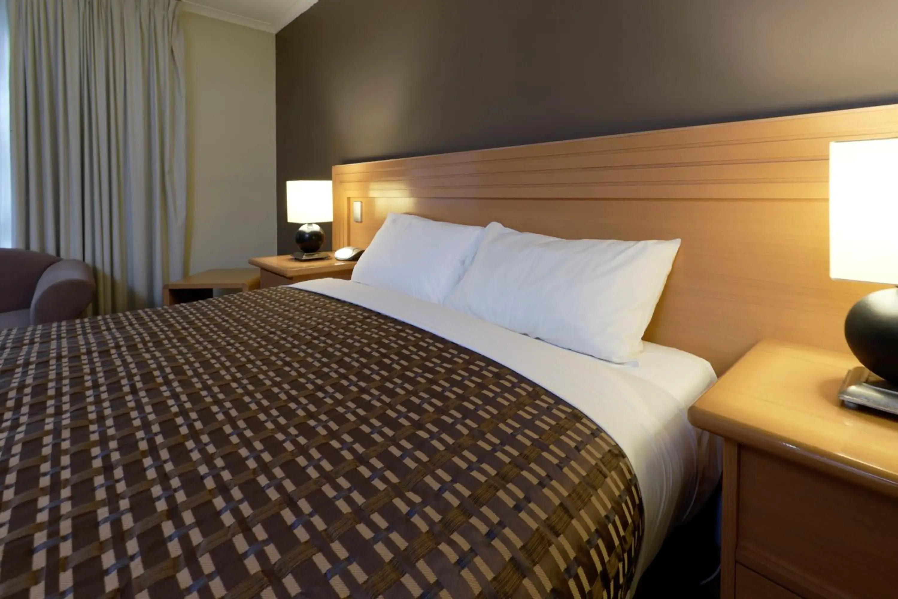 Deluxe Queen Room in Keilor Motor Inn Deluxe Queen Room in Keilor Motor Inn