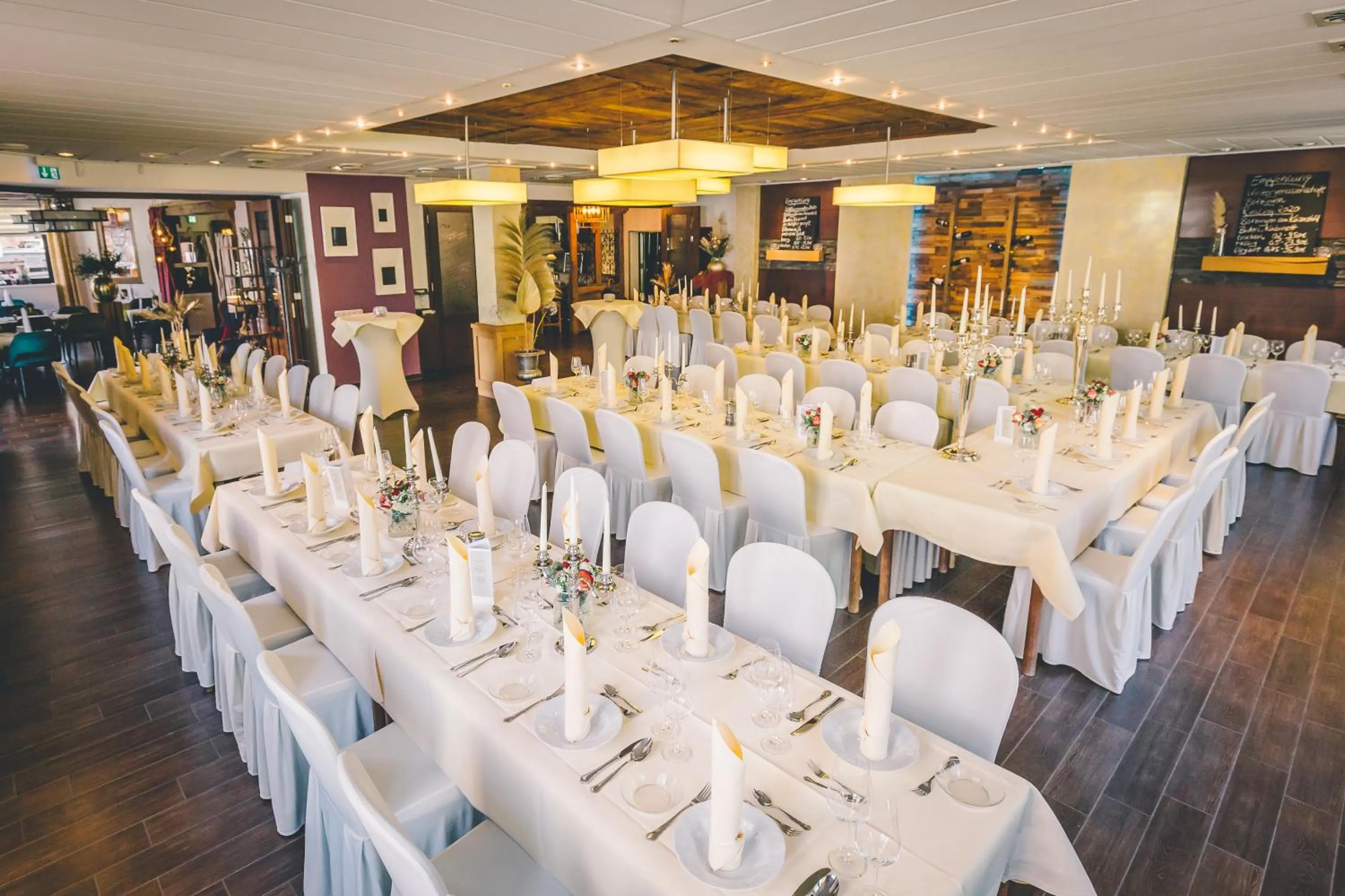 Restaurant/places to eat in Hotel Gasthaus Appel Krug