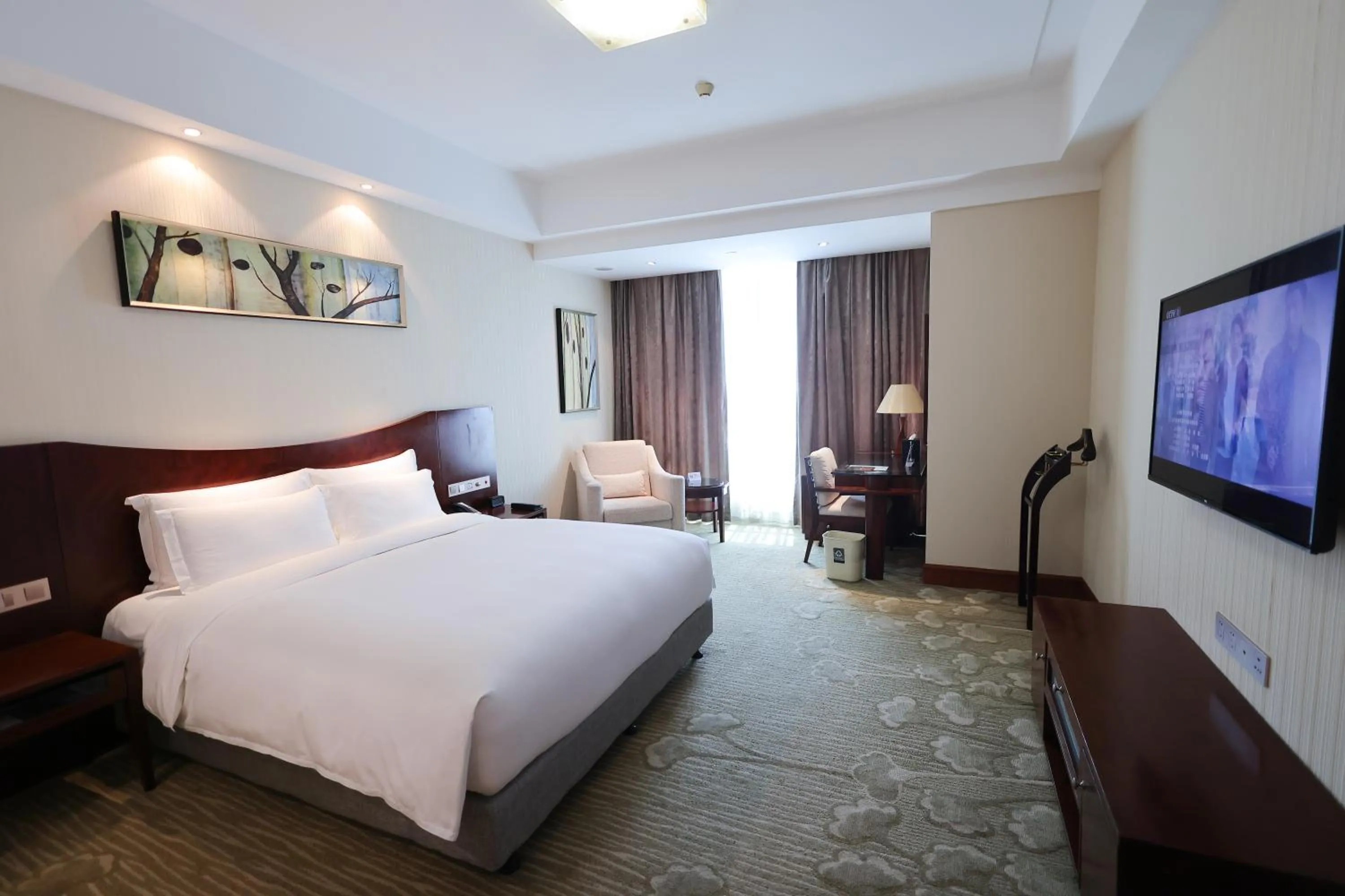 Photo of the whole room, Bed in Shanghai Metropark Jichen Hotel