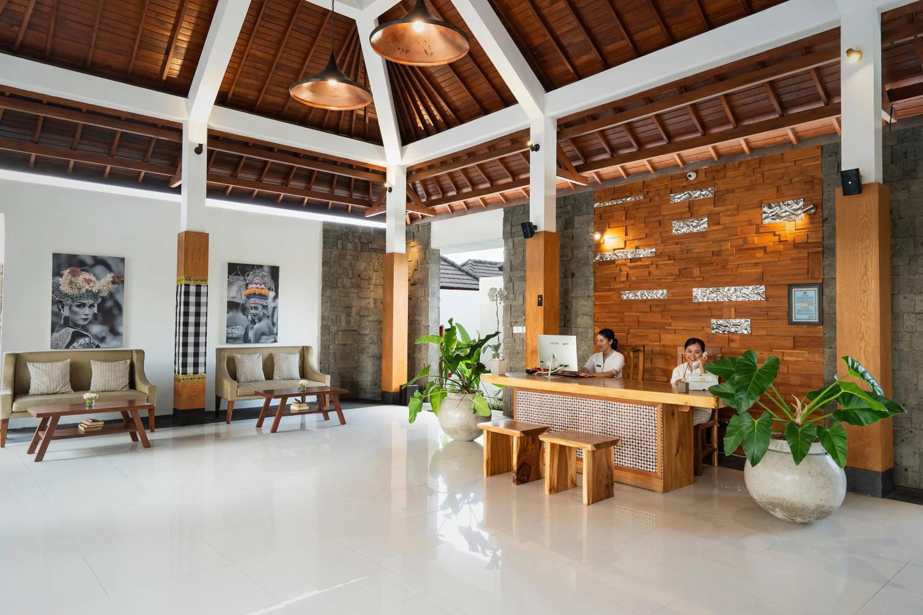 Lobby or reception in The Sakaye Villas & Spa by Kanaya Hospitality