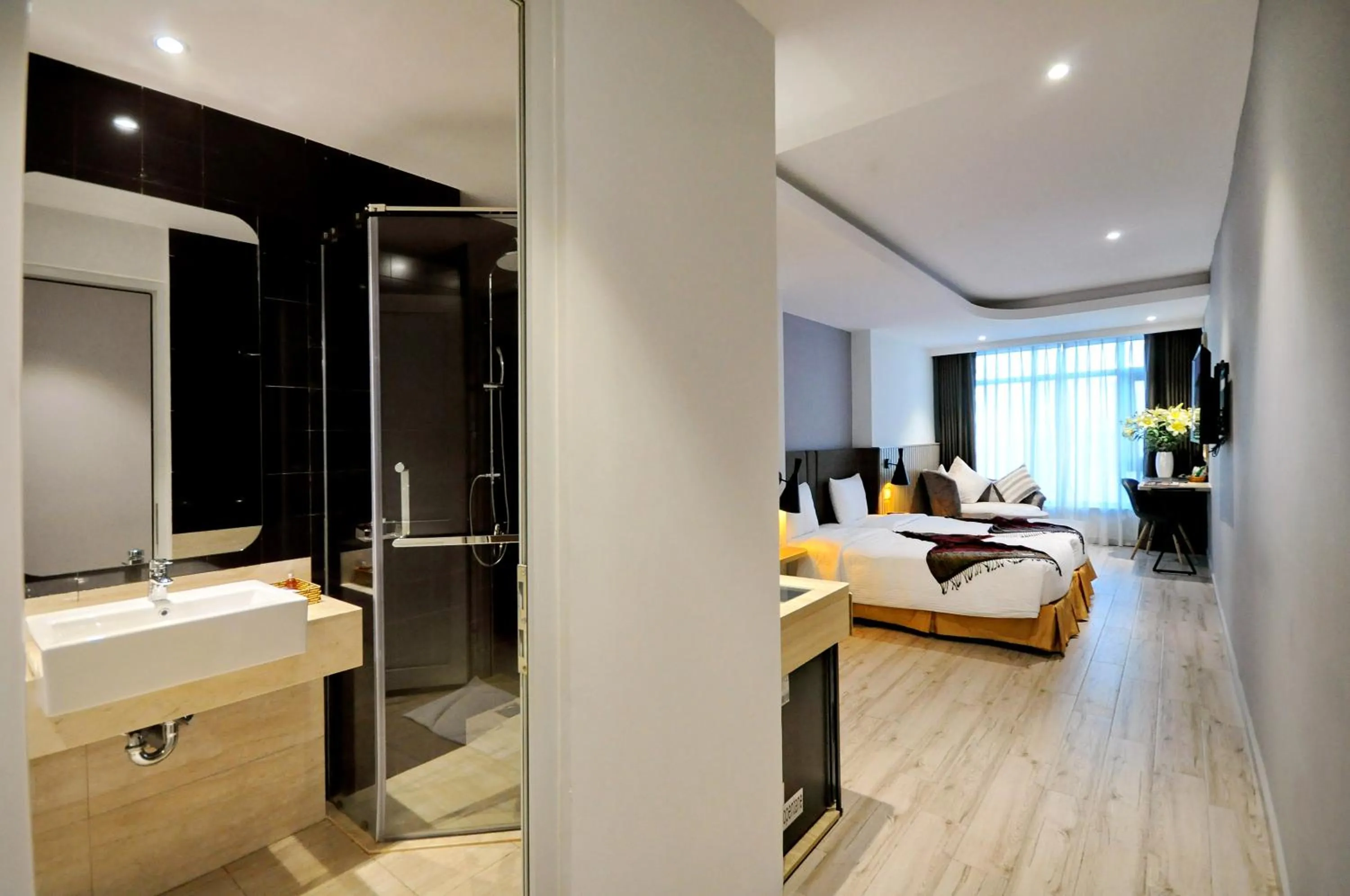 Bathroom, Bed in Anrizon Hotel Nha Trang