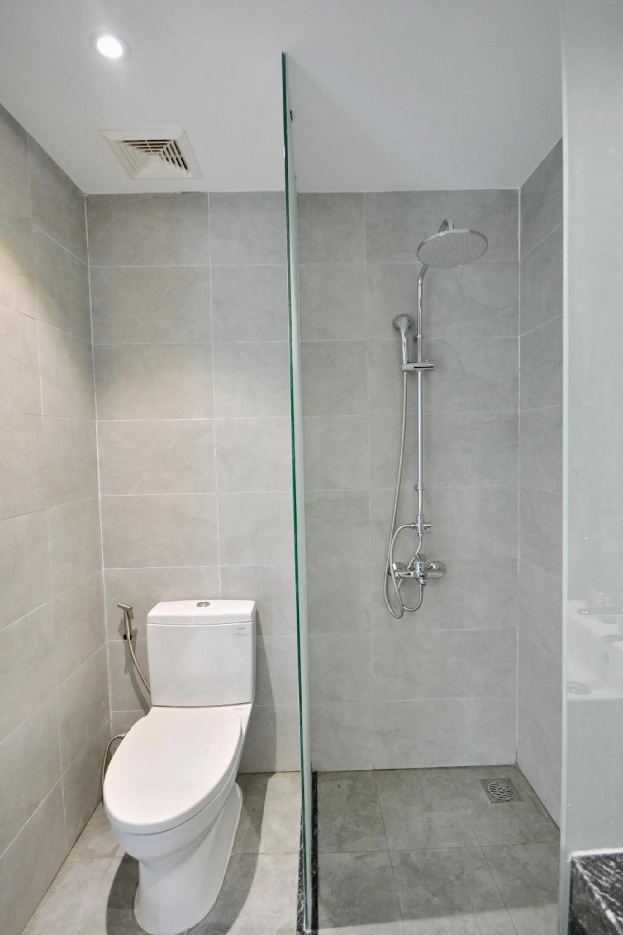 Shower in Anrizon Hotel Nha Trang