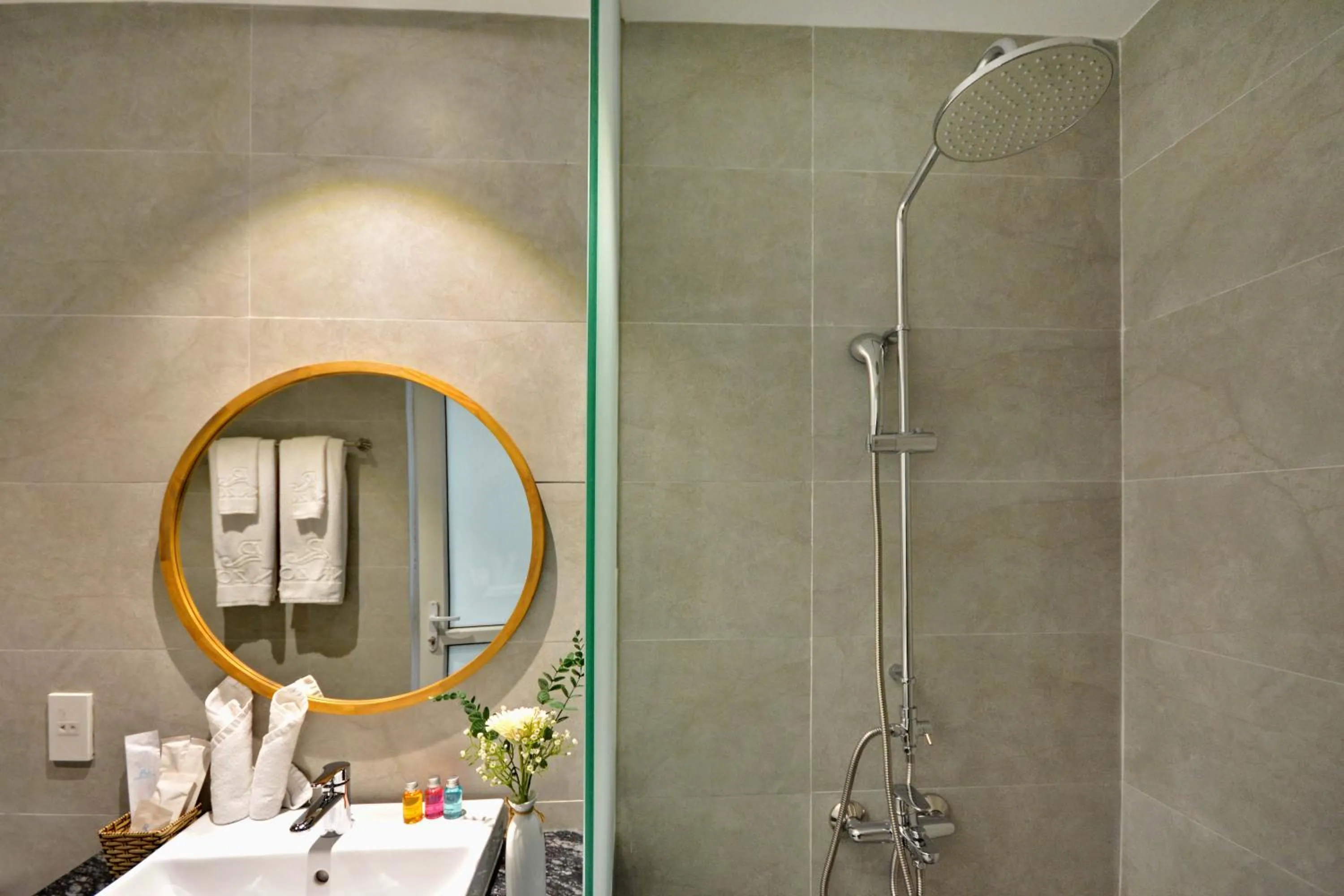 Shower in Anrizon Hotel Nha Trang