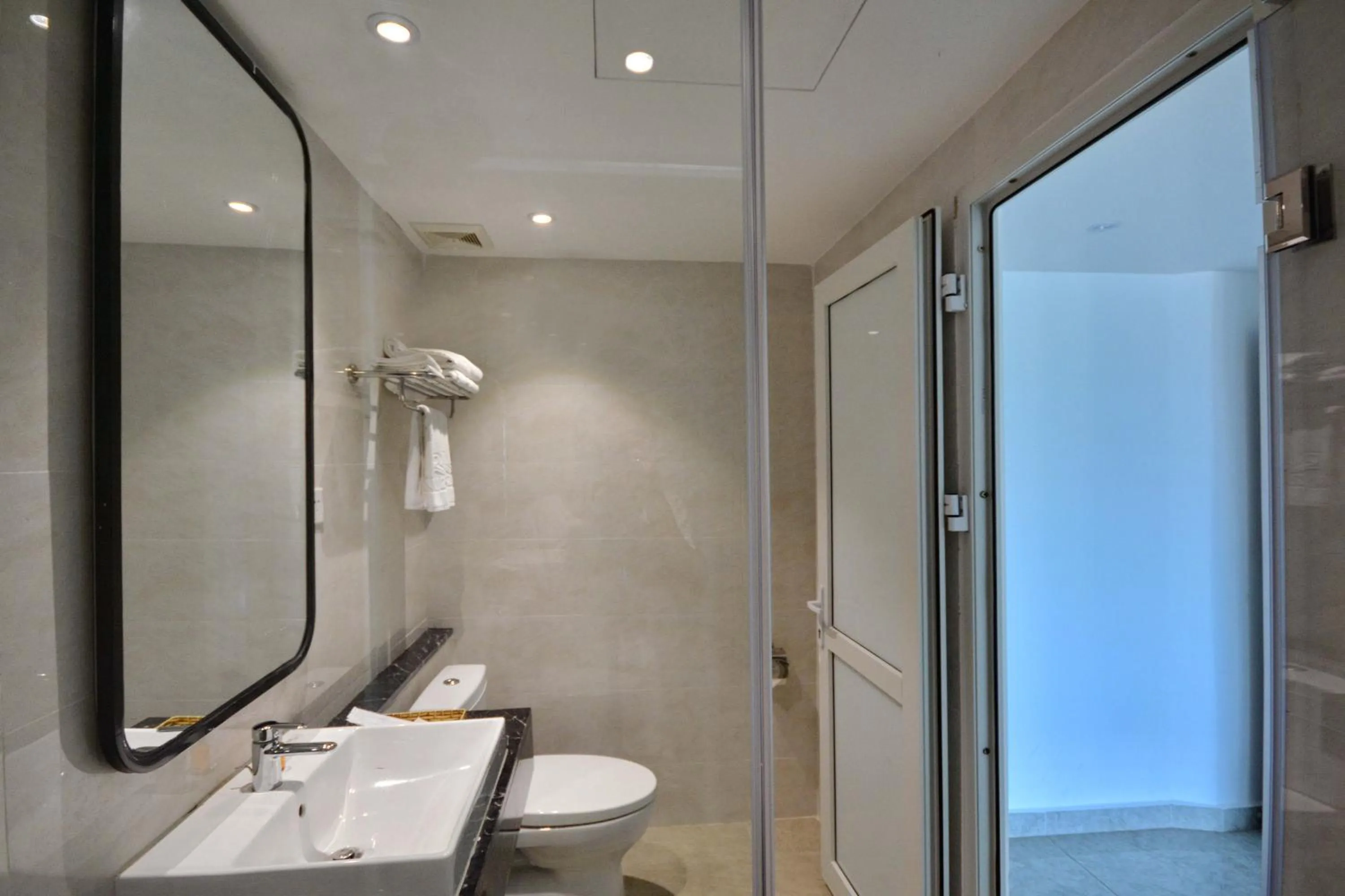 Shower in Anrizon Hotel Nha Trang