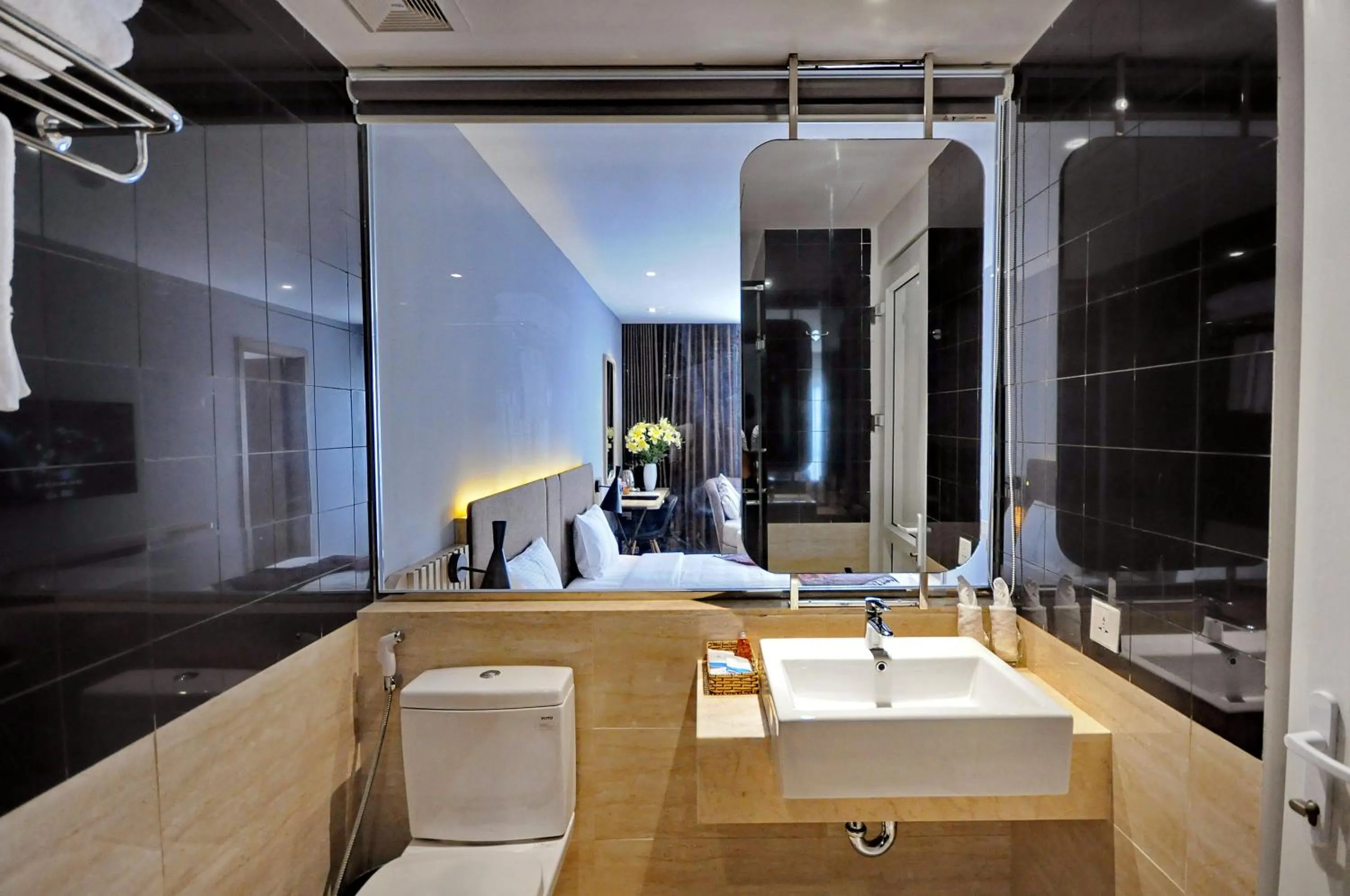 Toilet in Anrizon Hotel Nha Trang