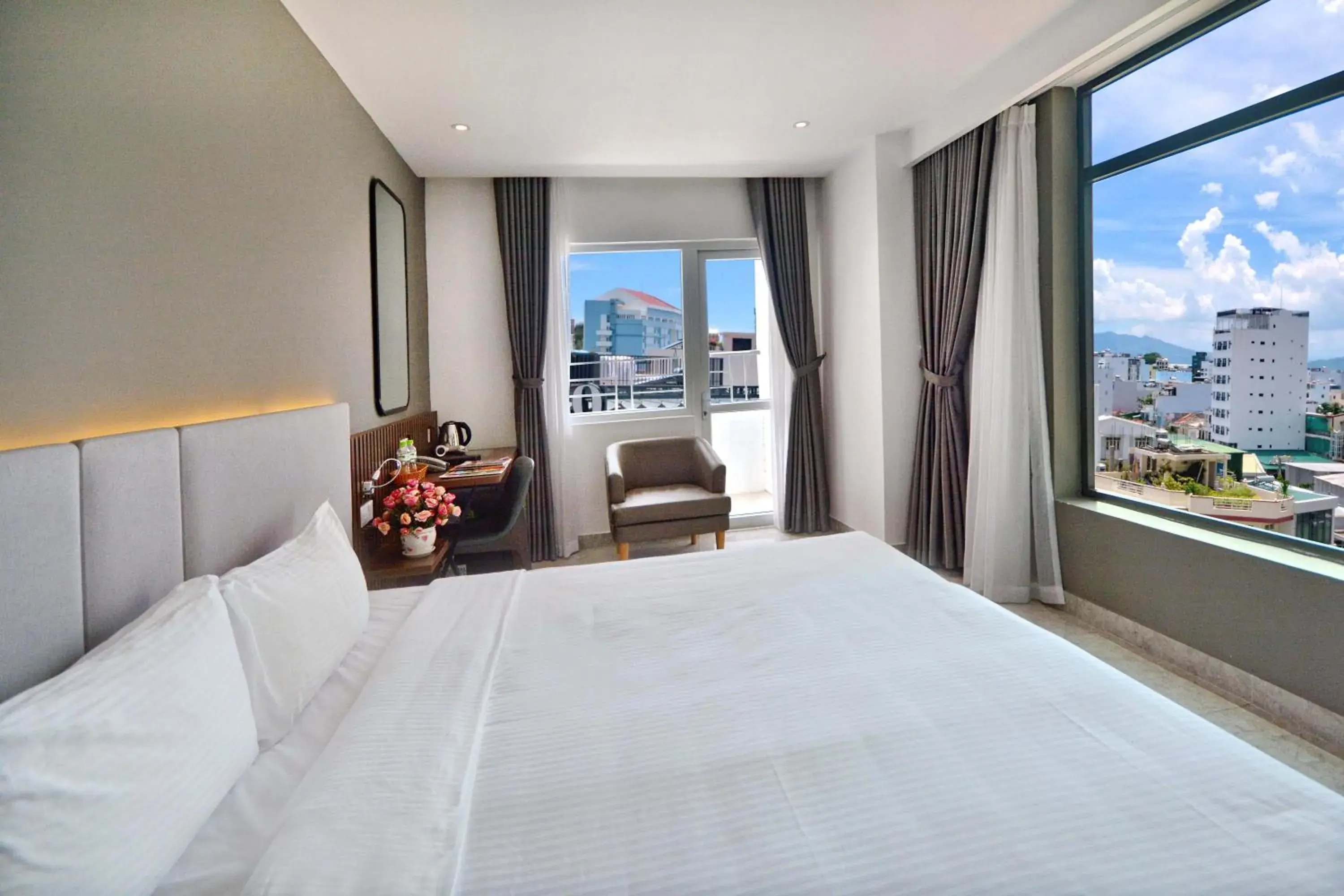 Superior Double or Twin Room with City View in Anrizon Hotel Nha Trang Superior Double or Twin Room with City View in Anrizon Hotel Nha Trang