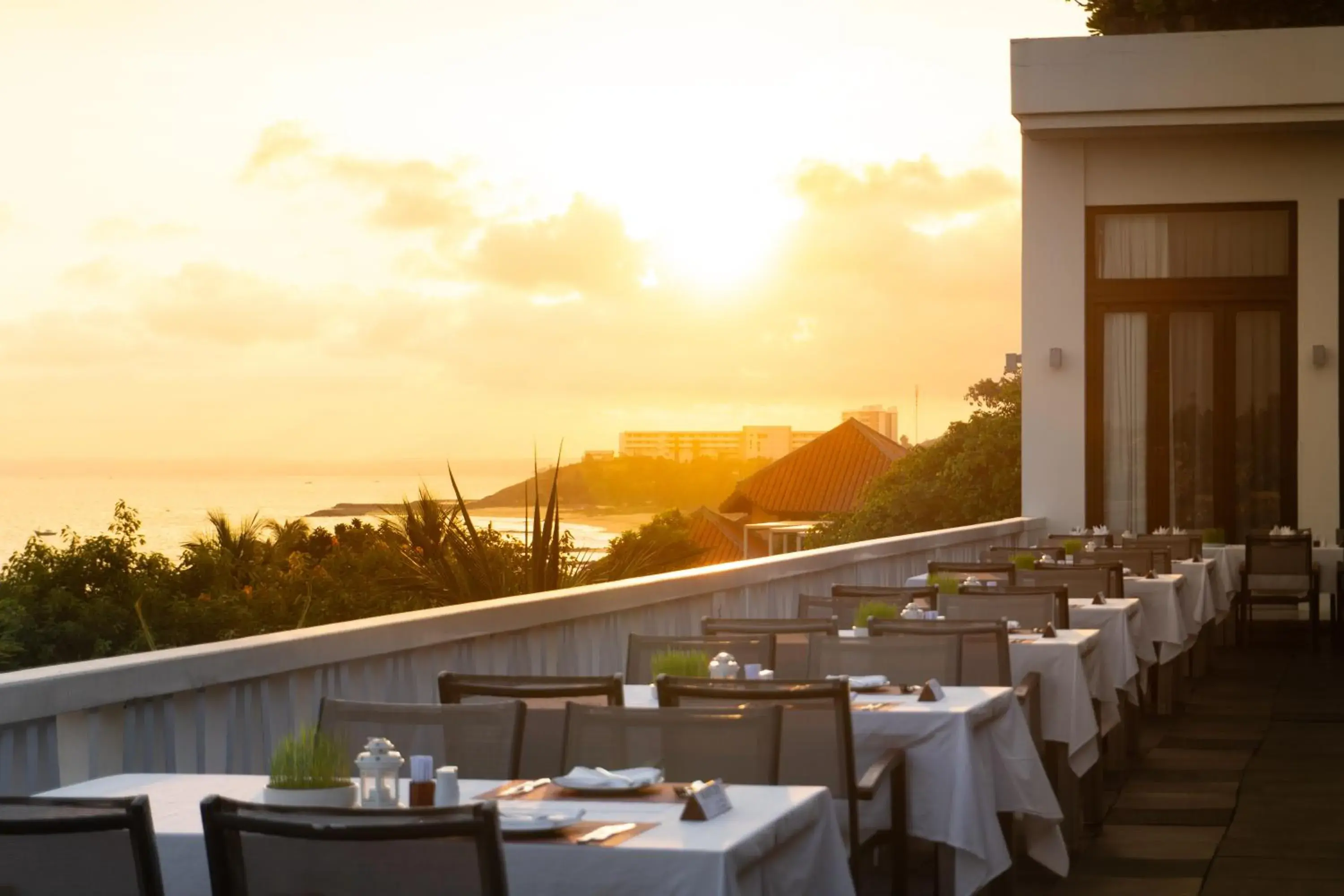 Restaurant/places to eat in The Cliff Resort & Residences Restaurant/places to eat in The Cliff Resort & Residences