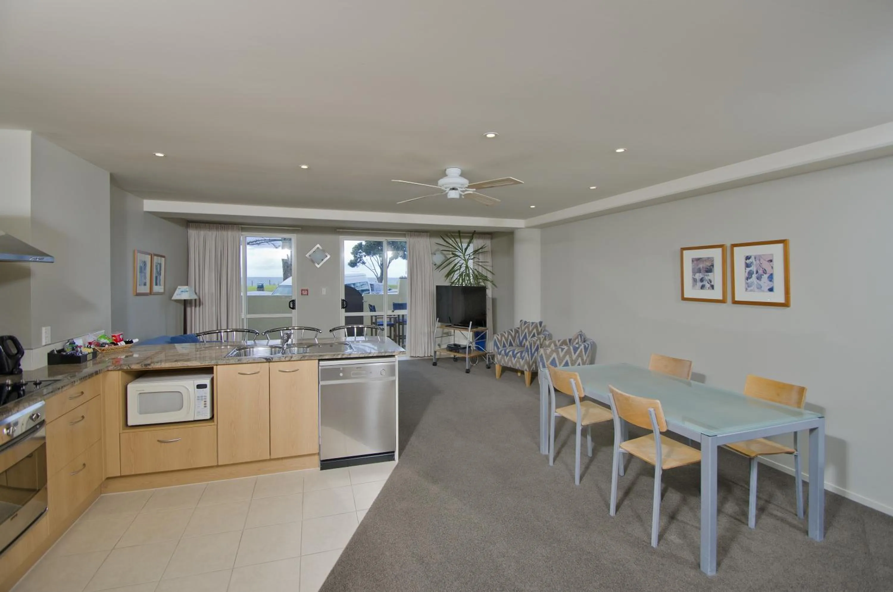 Kitchen or kitchenette in Pavilion Beachfront Apartments