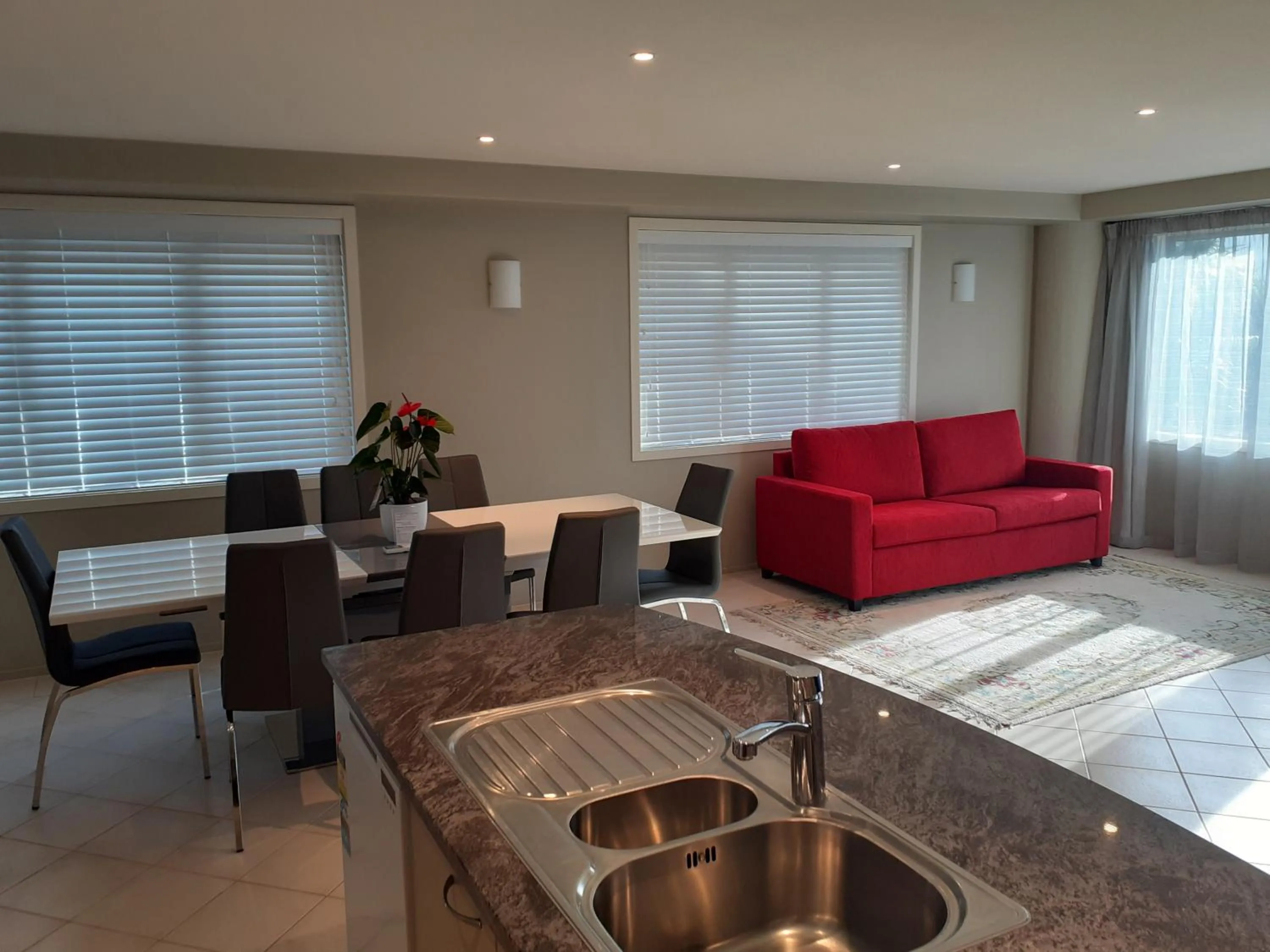 Dining area in Pavilion Beachfront Apartments