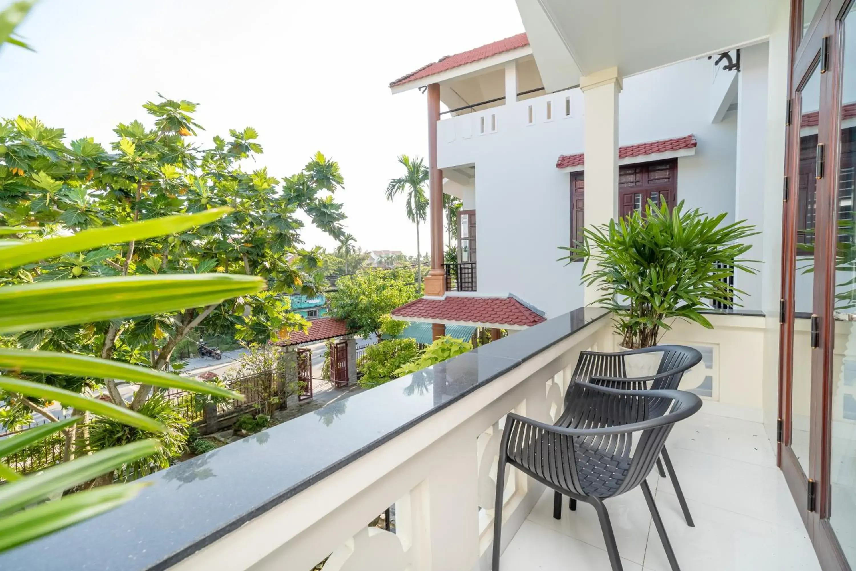 Triple Room with City View in Hanh Nhung Villa Triple Room with City View in Hanh Nhung Villa