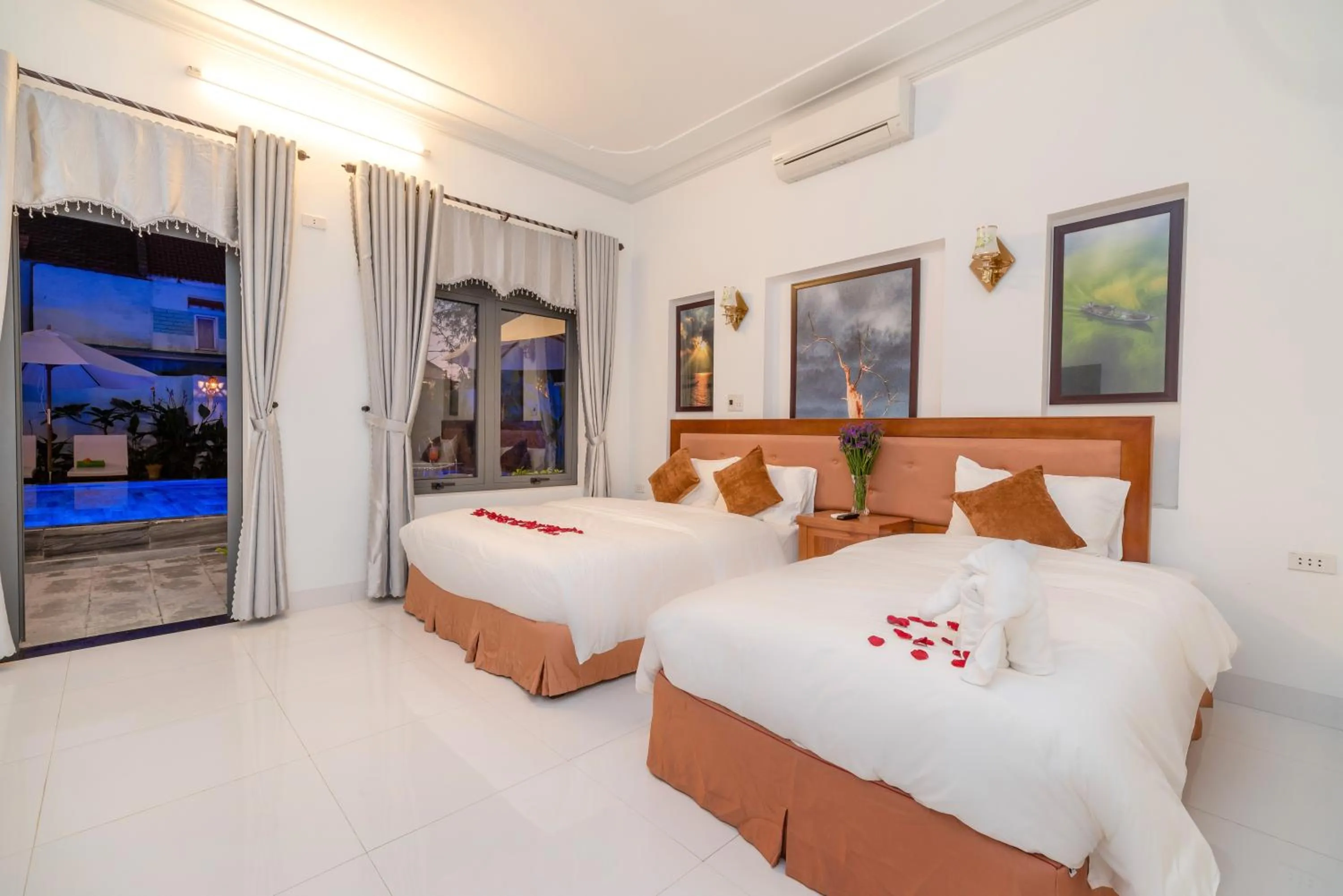 Bed in Hanh Nhung Villa