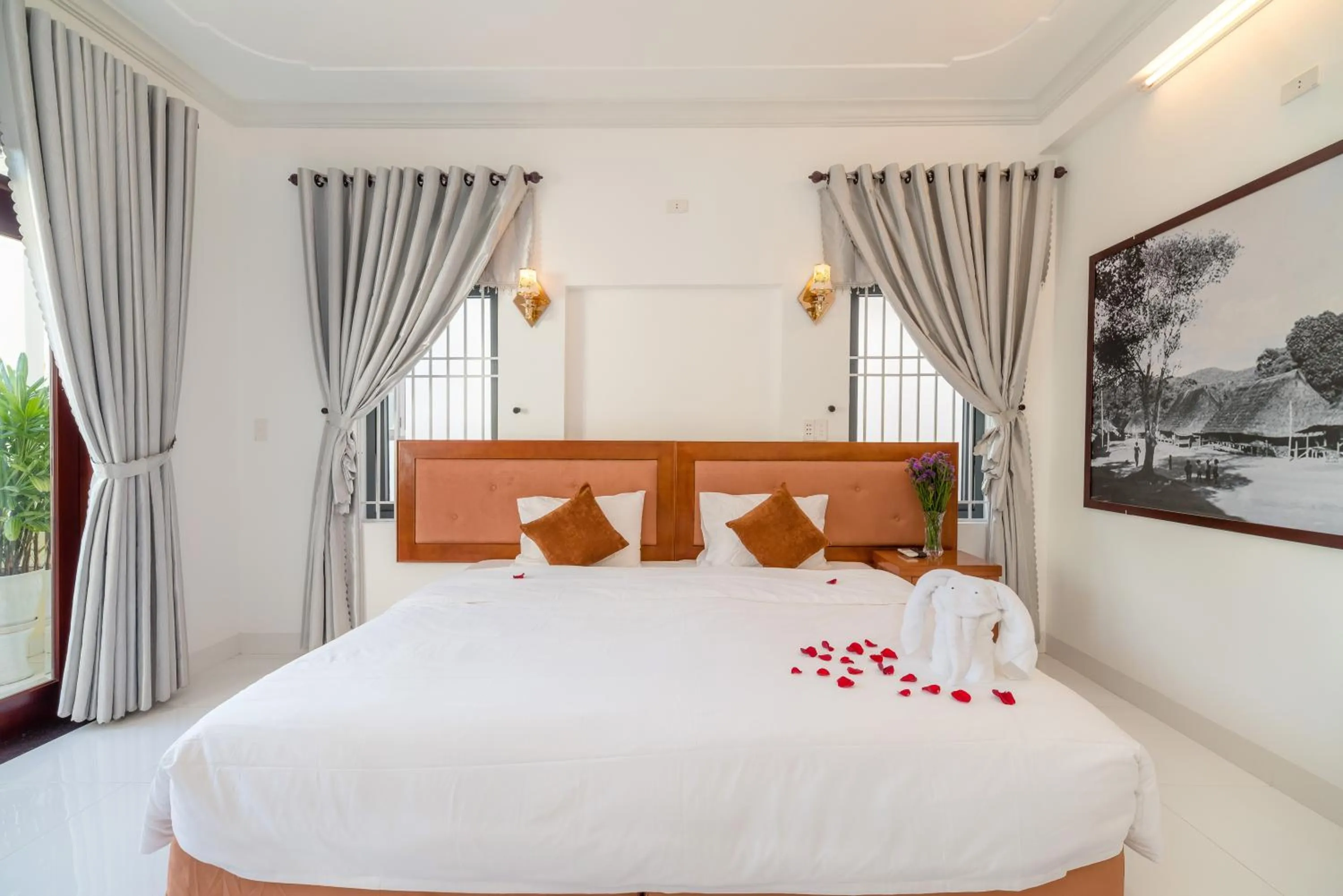 Bed in Hanh Nhung Villa
