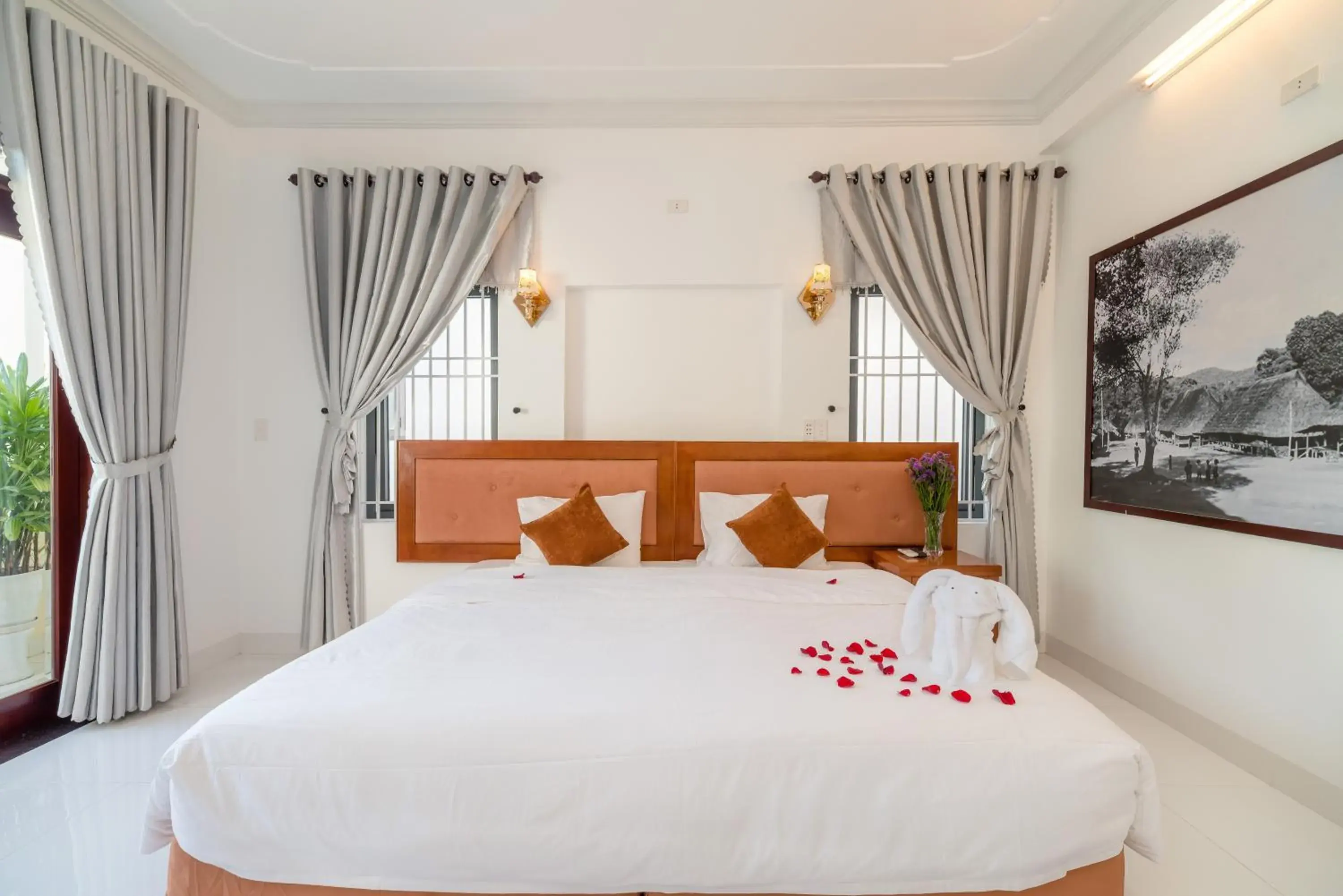 Triple Room with City View in Hanh Nhung Villa Triple Room with City View in Hanh Nhung Villa